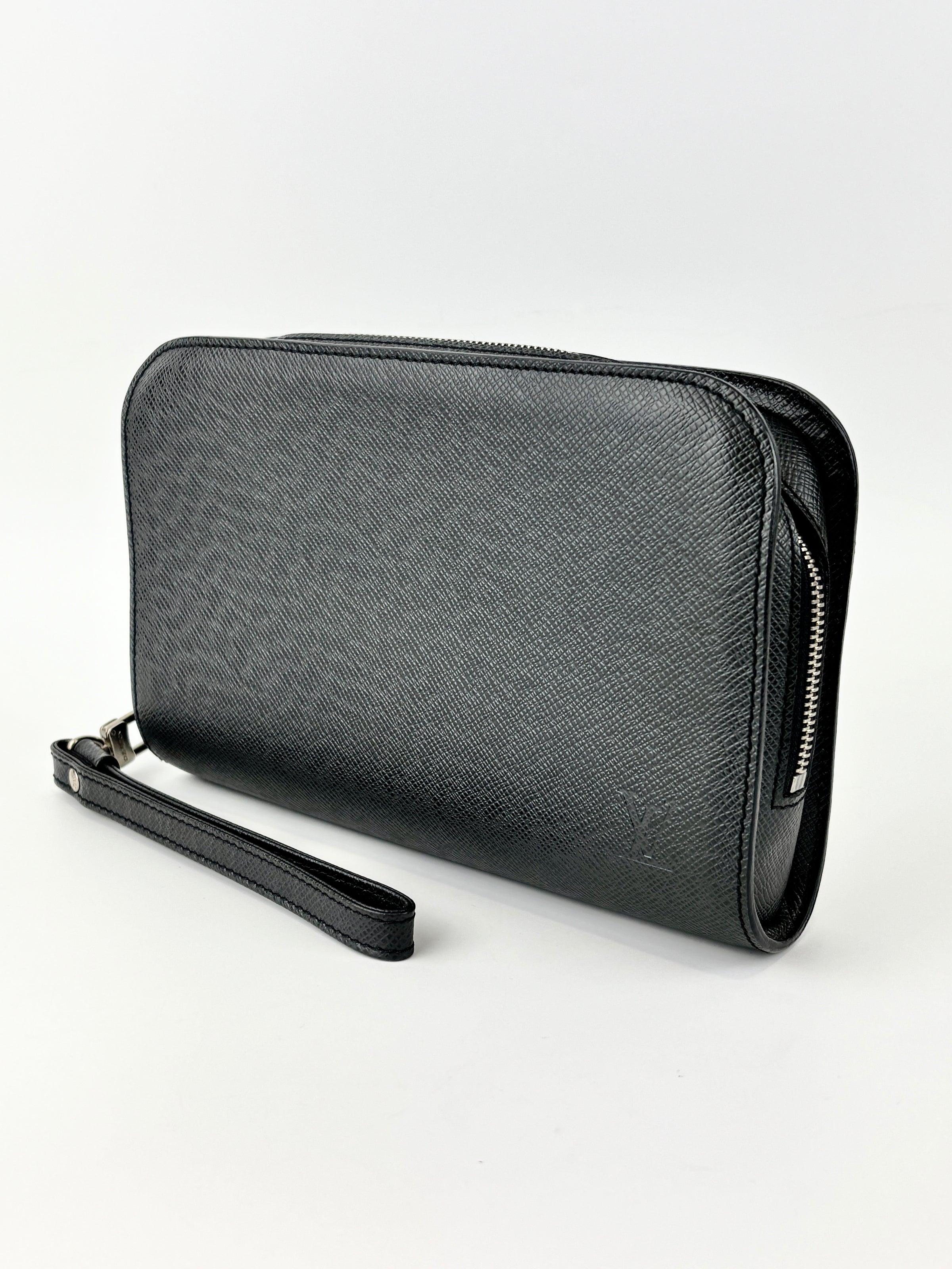 M30182 Taiga Leather Pochette Baikal Clutch