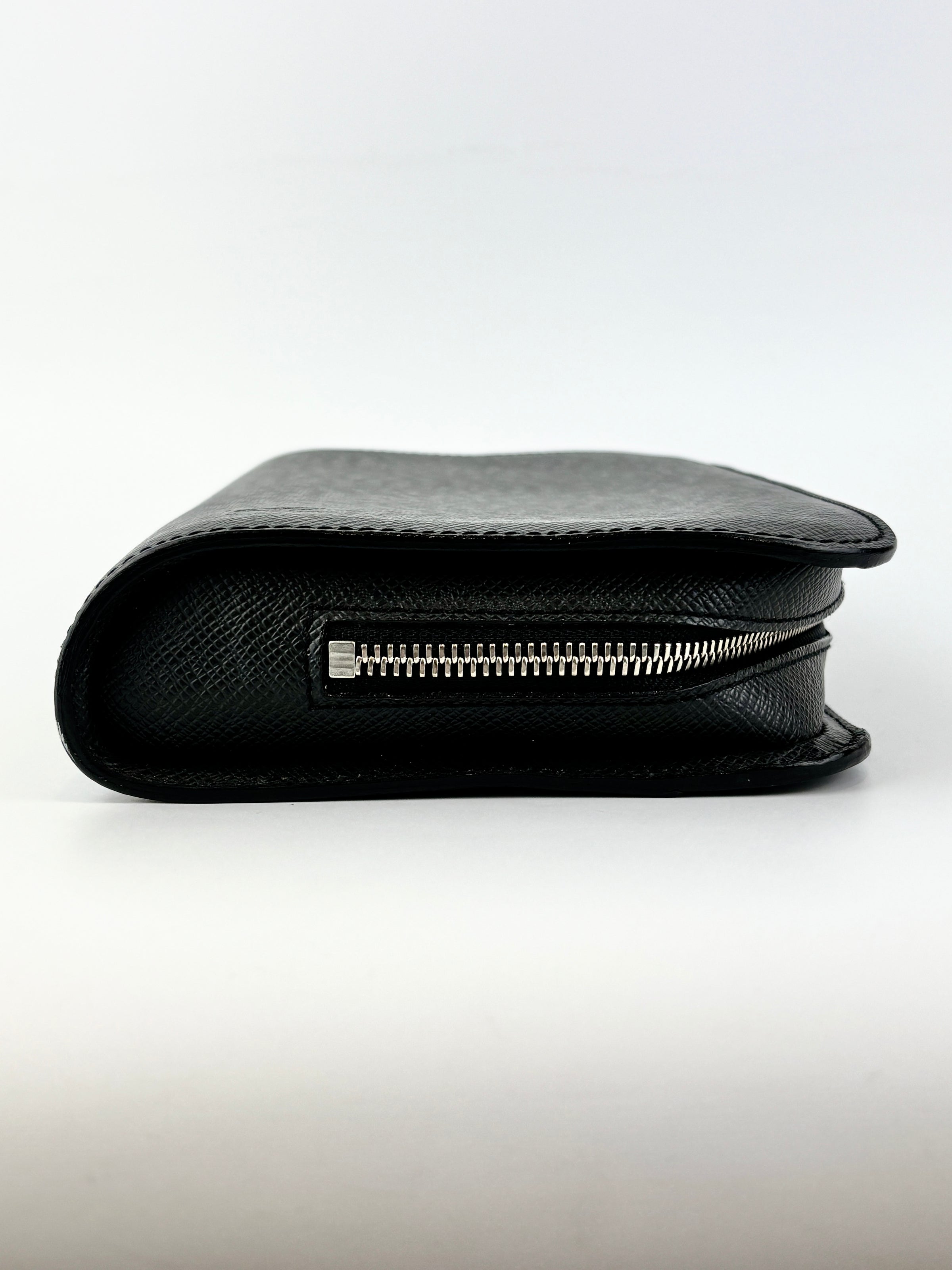 M30182 Taiga Leather Pochette Baikal Clutch