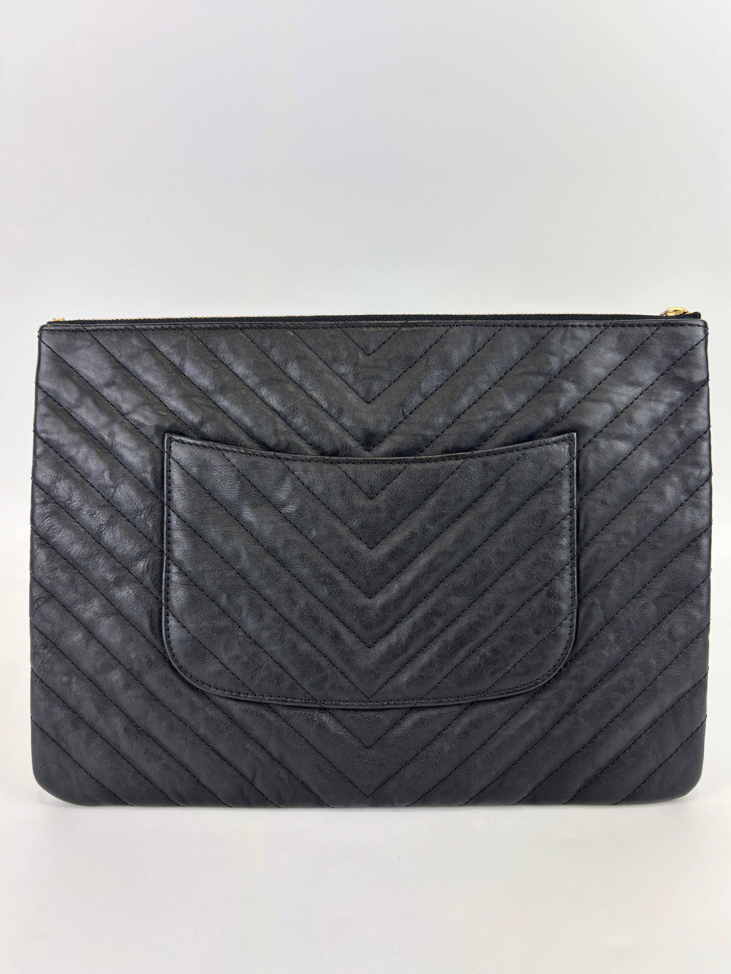Medium O Case Clutch Chevron Crinkled Calfskin GHW