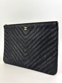 Medium O Case Clutch Chevron Crinkled Calfskin GHW