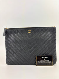 Medium O Case Clutch Chevron Crinkled Calfskin GHW