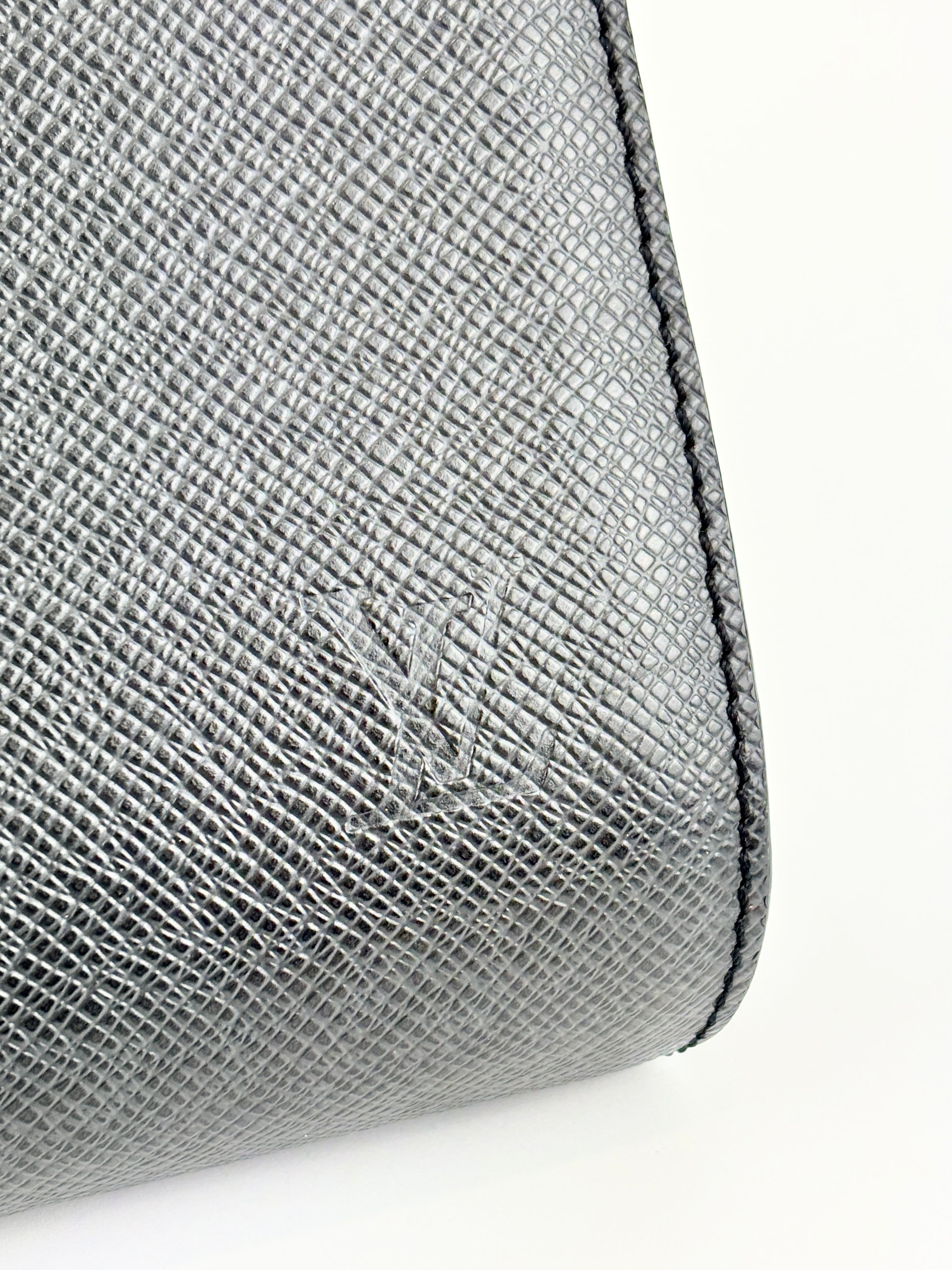 M30182 Taiga Leather Pochette Baikal Clutch