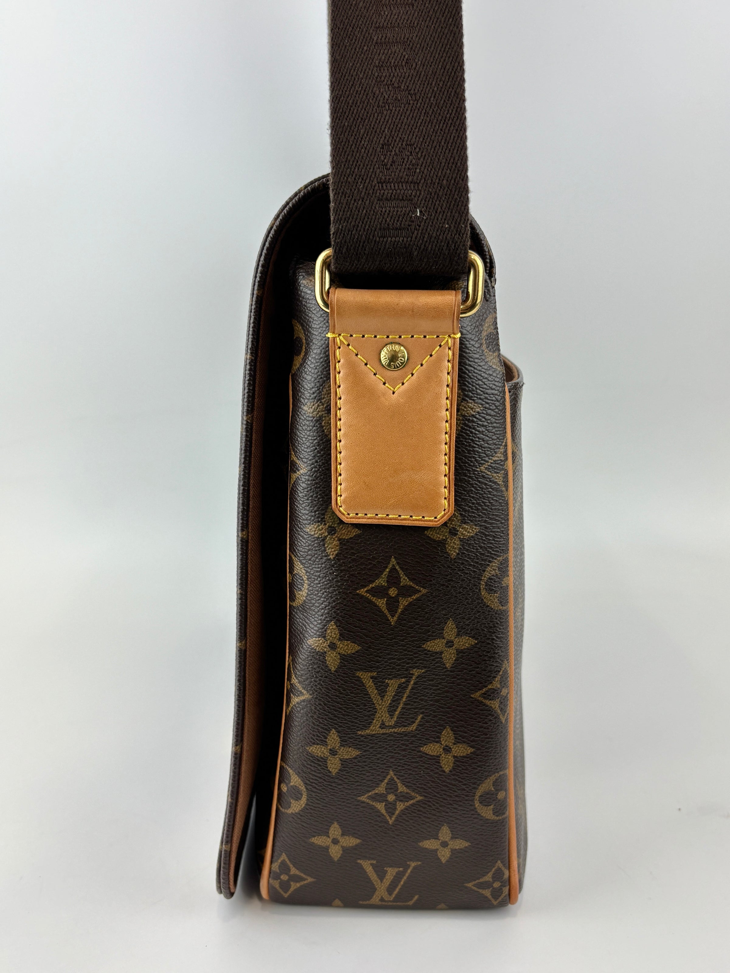 Abbesses Messenger Bag Monogram Canvas