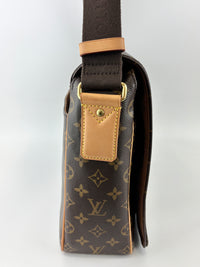 Abbesses Messenger Bag Monogram Canvas