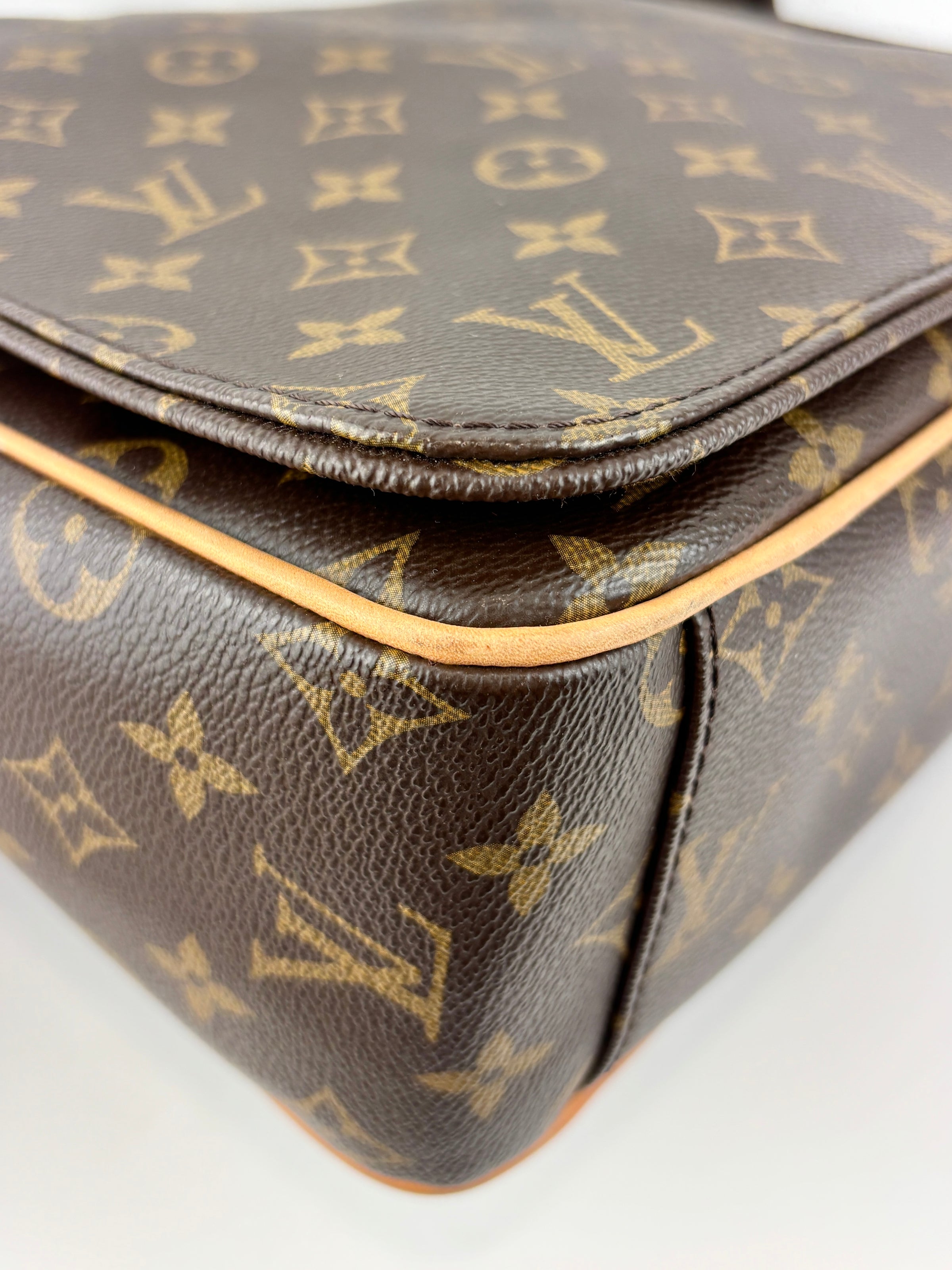 Abbesses Messenger Bag Monogram Canvas