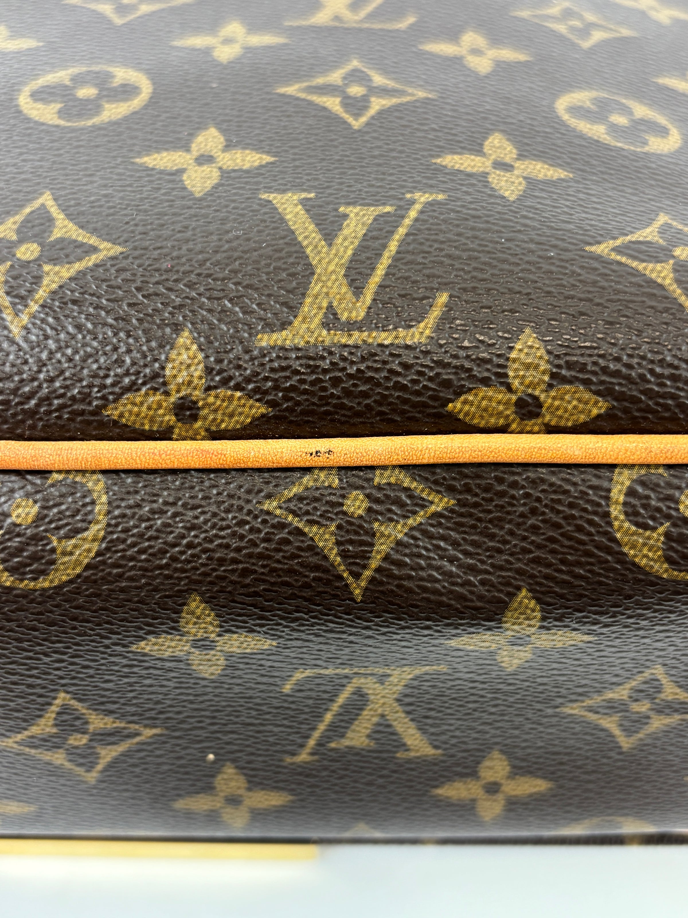 Abbesses Messenger Bag Monogram Canvas