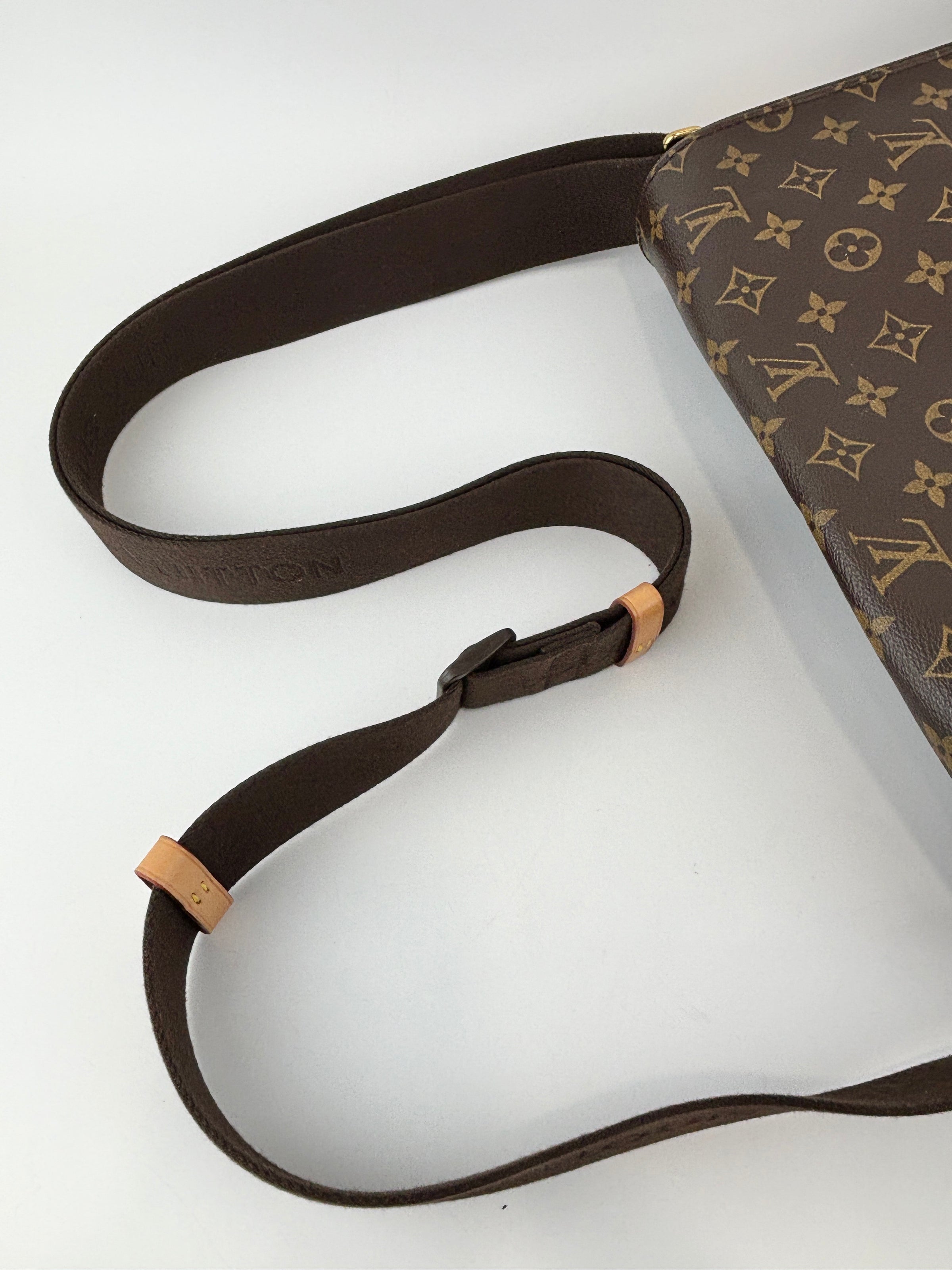 Abbesses Messenger Bag Monogram Canvas