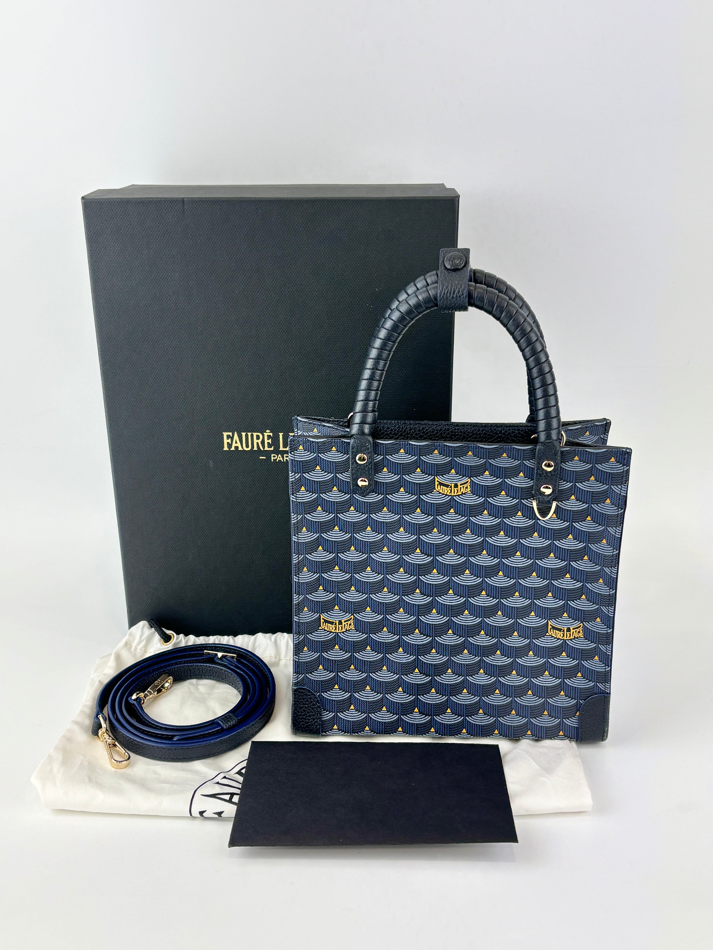 Take It Easy 29 Tote Bag in Blue