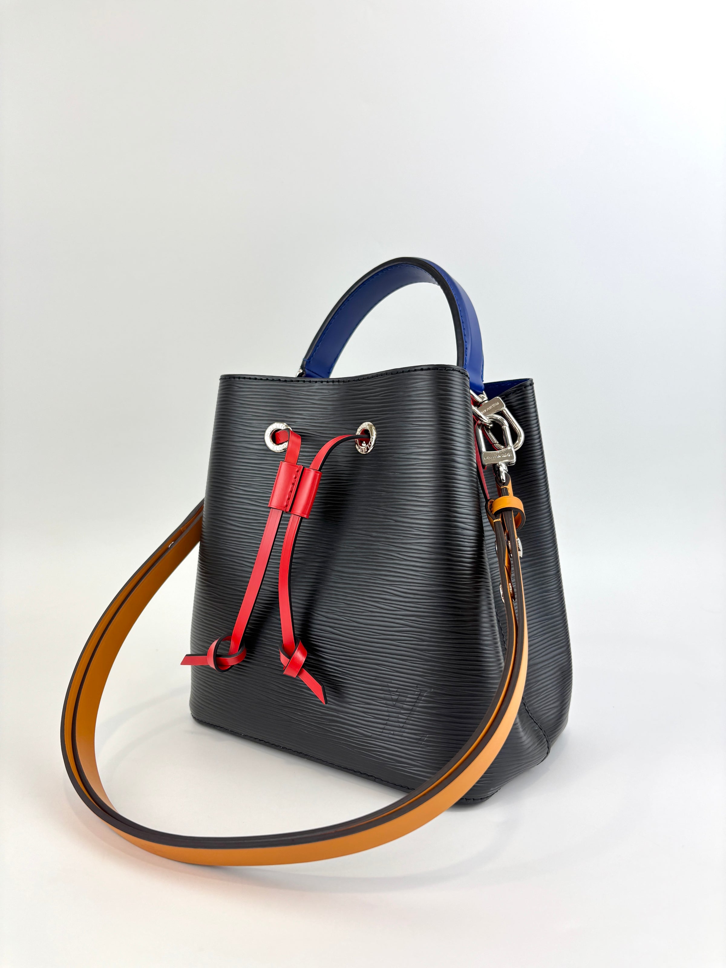 M52853 NeoNoe BB Bucket Bag Epi Noir Saffron (RFID)