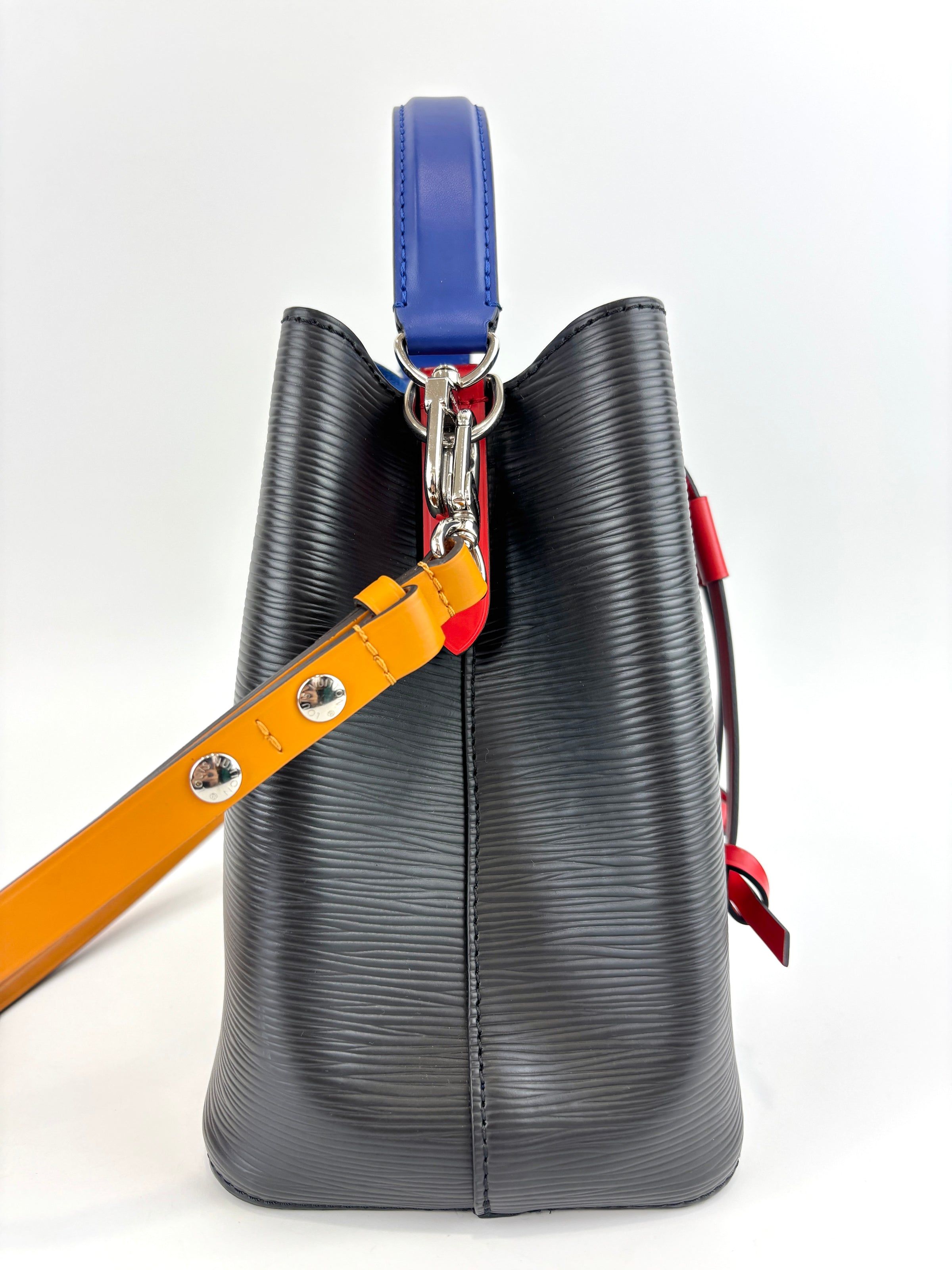 M52853 NeoNoe BB Bucket Bag Epi Noir Saffron (RFID)