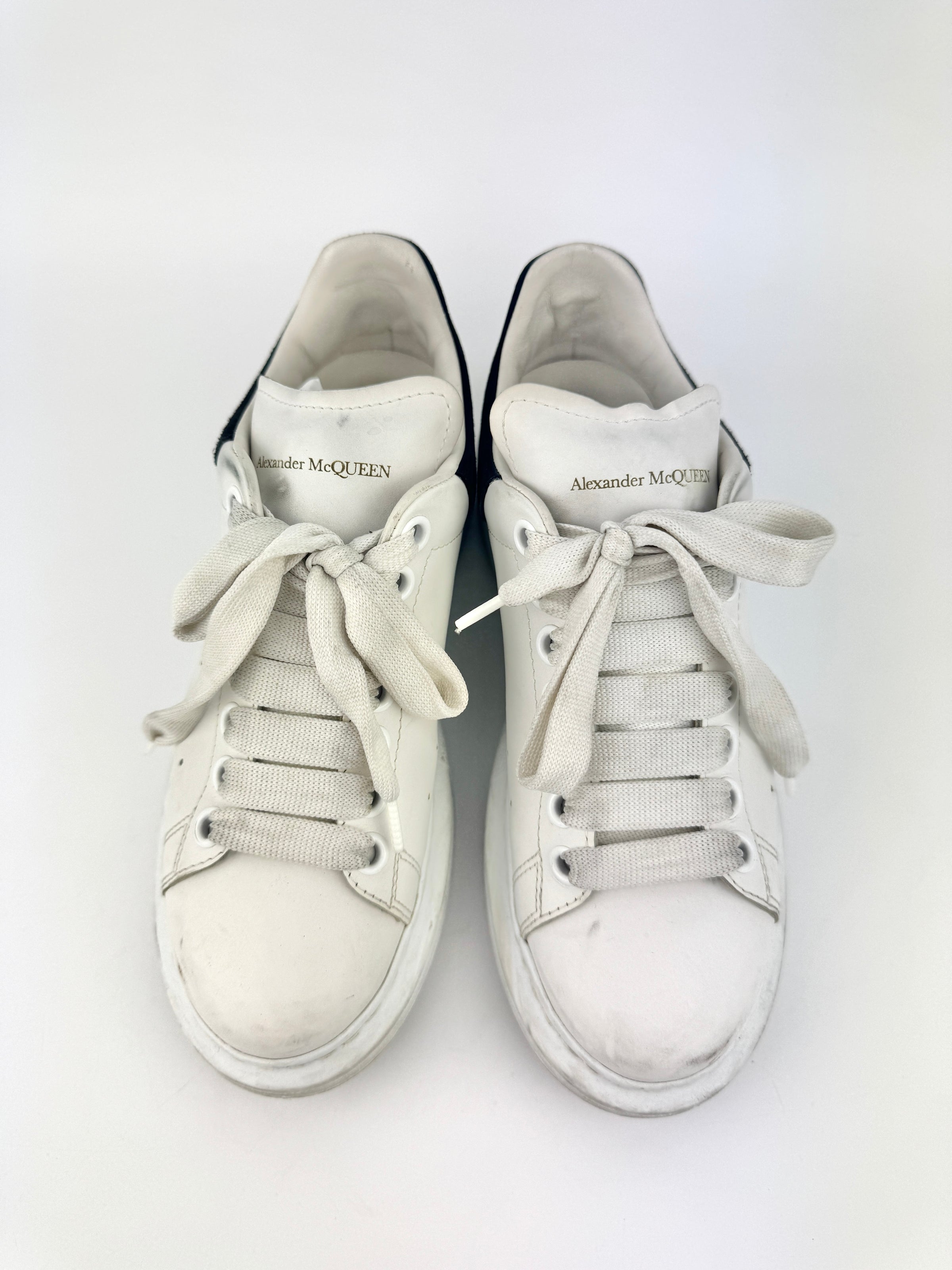 Oversized Sneakers in White Calfskin / Black Suede Size 37.5