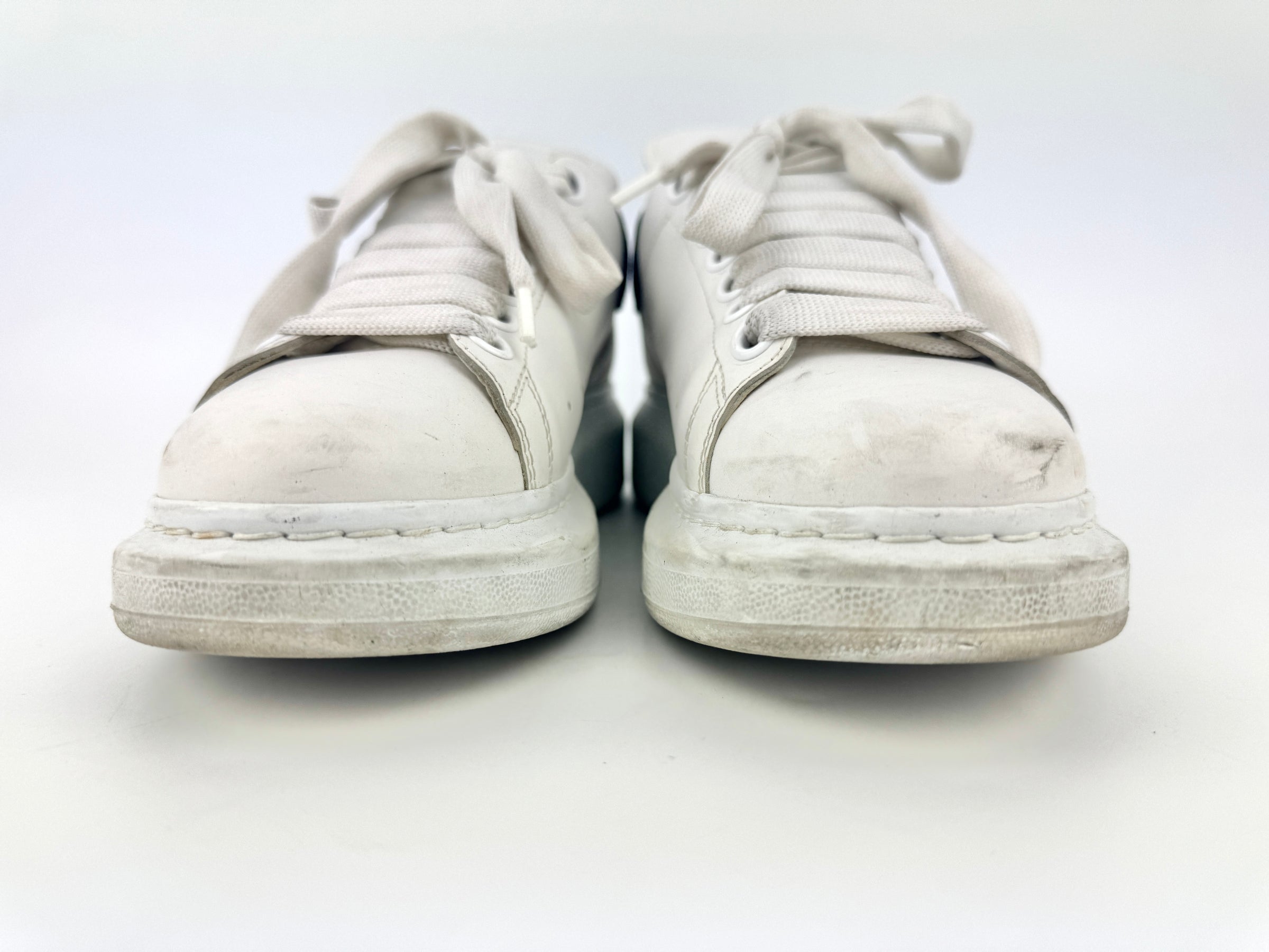 Oversized Sneakers in White Calfskin / Black Suede Size 37.5