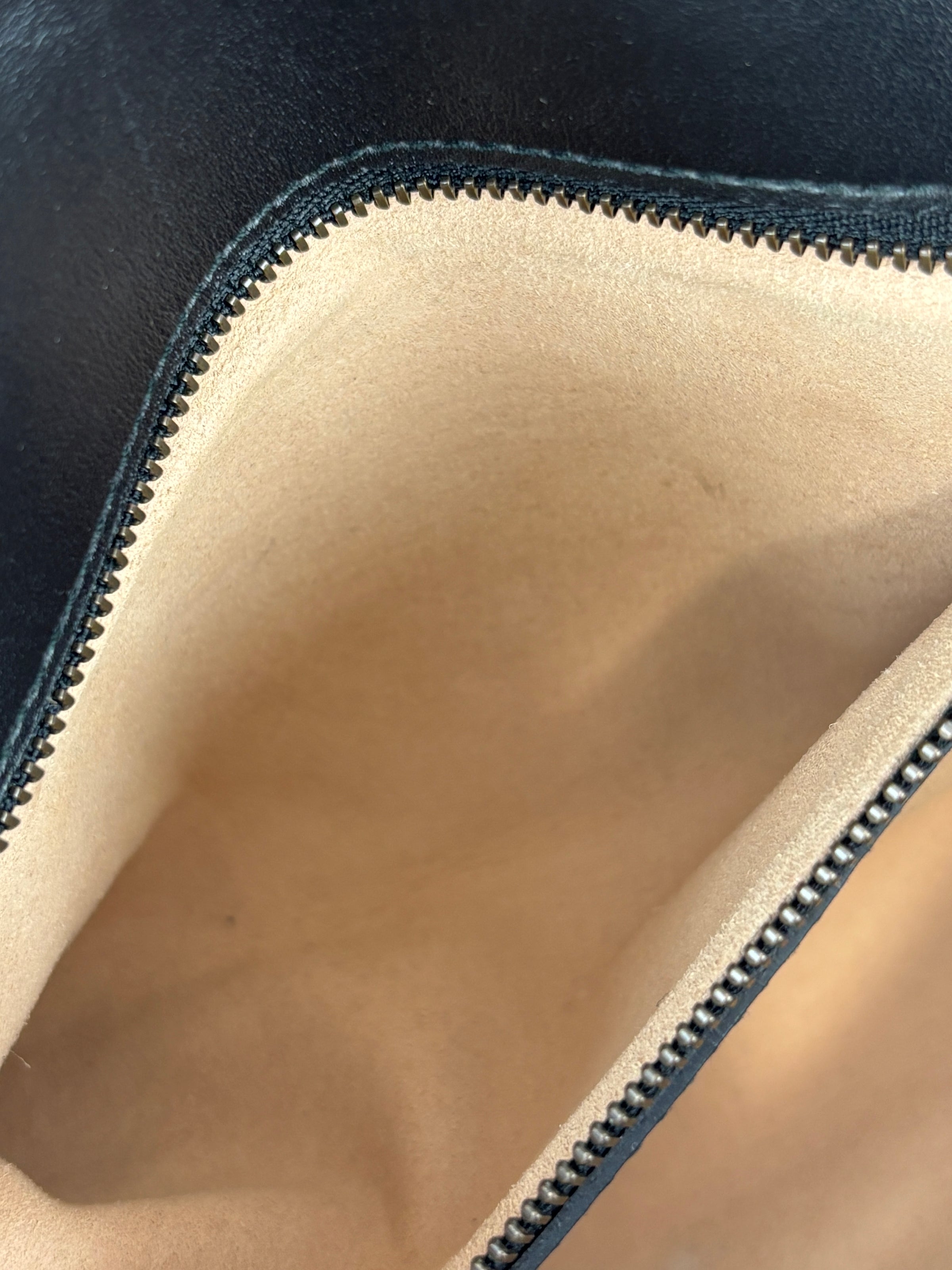 GG Marmont Medium Shoulder Bag Black