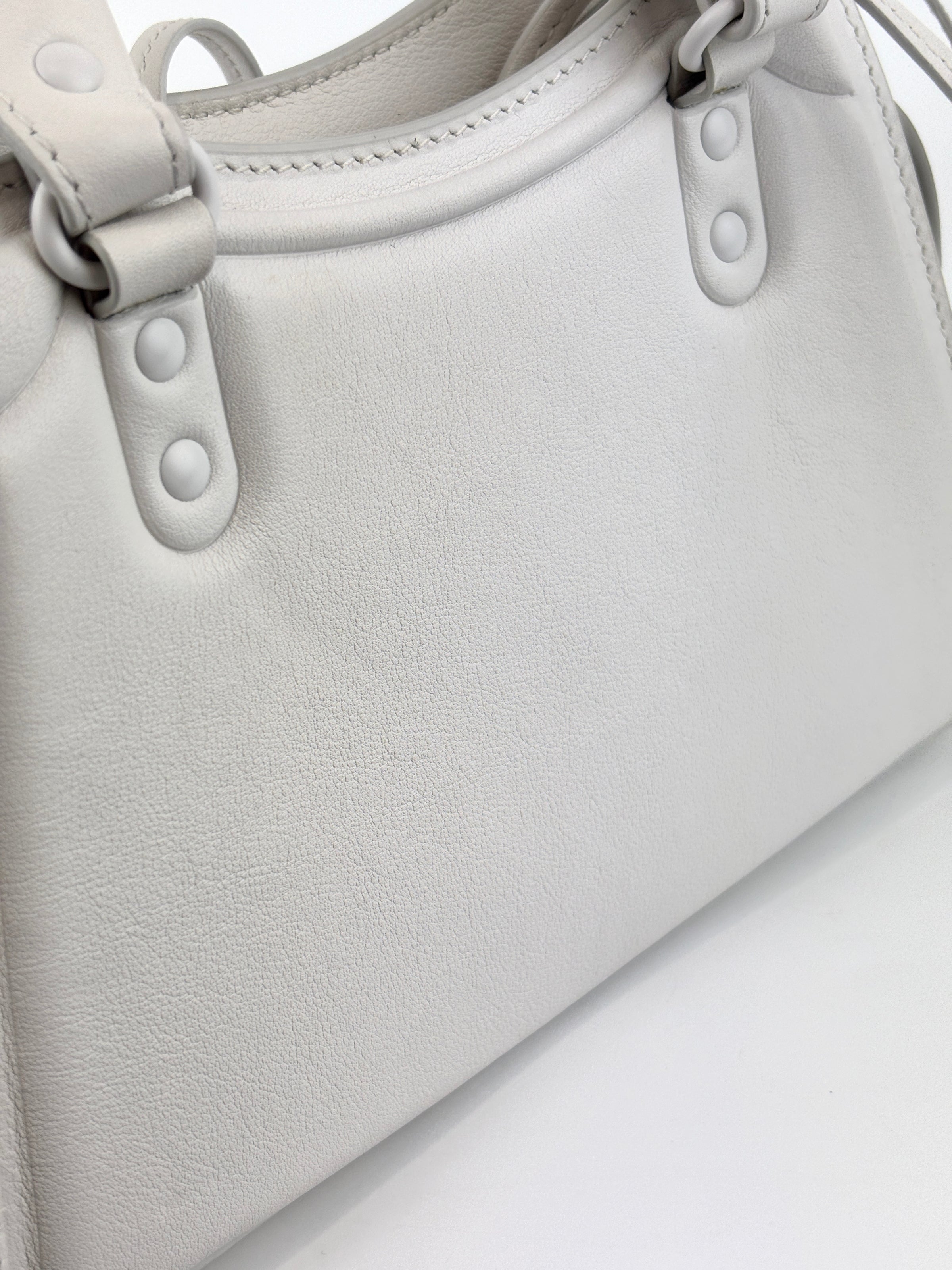 Neo Classic City Mini in White - Glampot