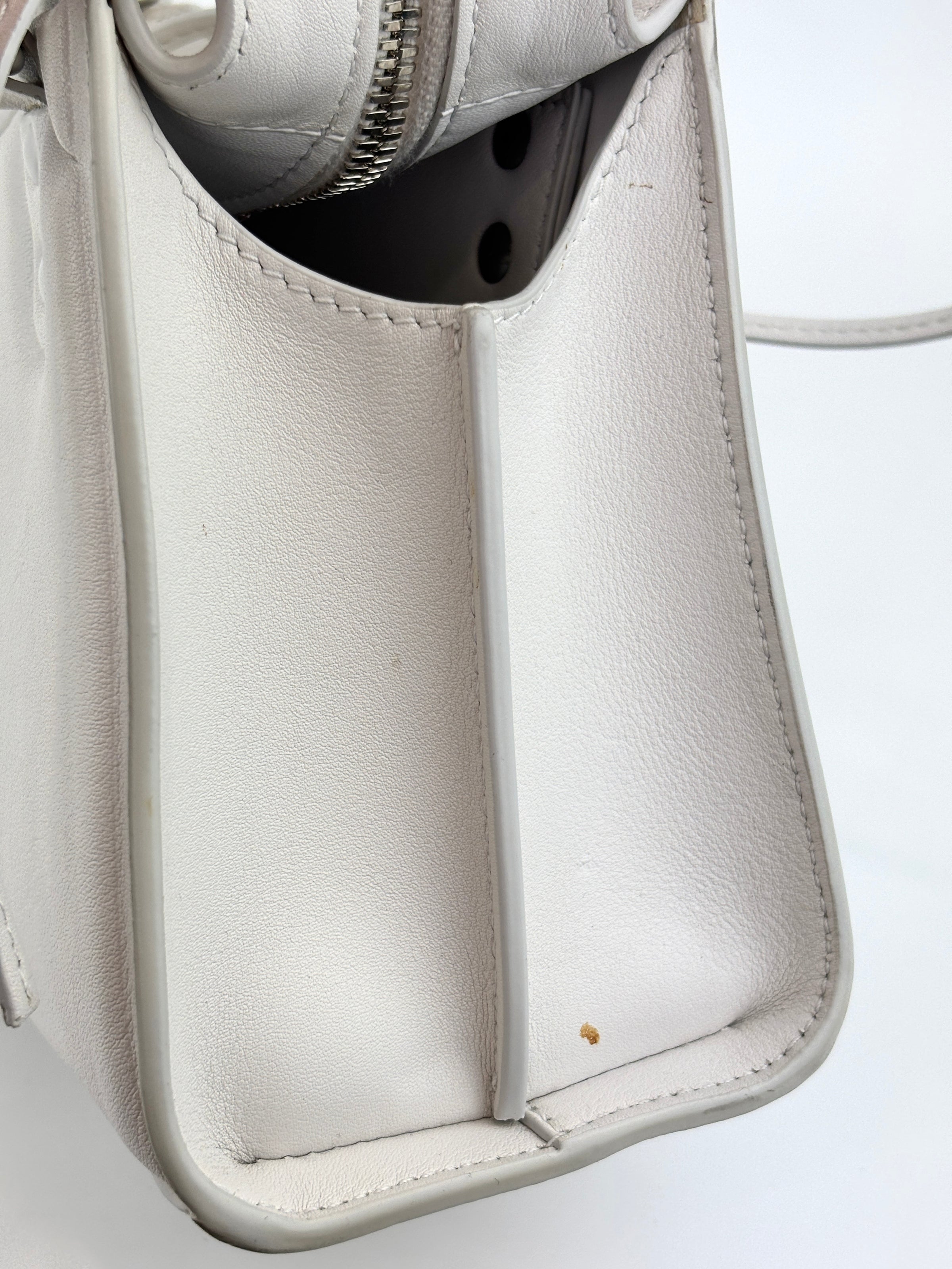 Neo Classic City Mini in White - Glampot