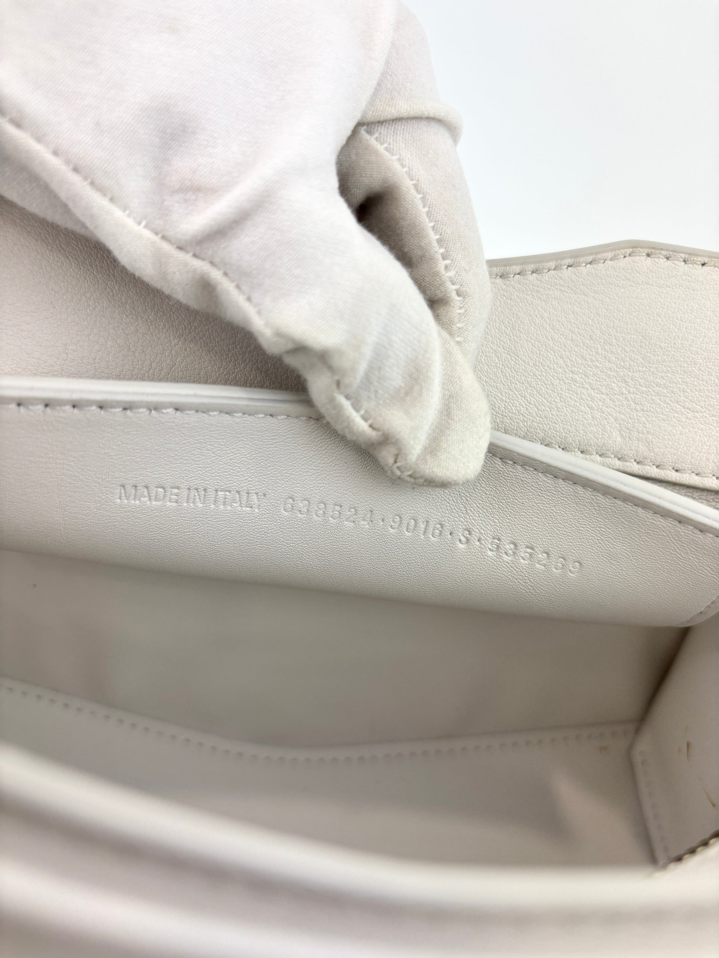 Neo Classic City Mini in White - Glampot