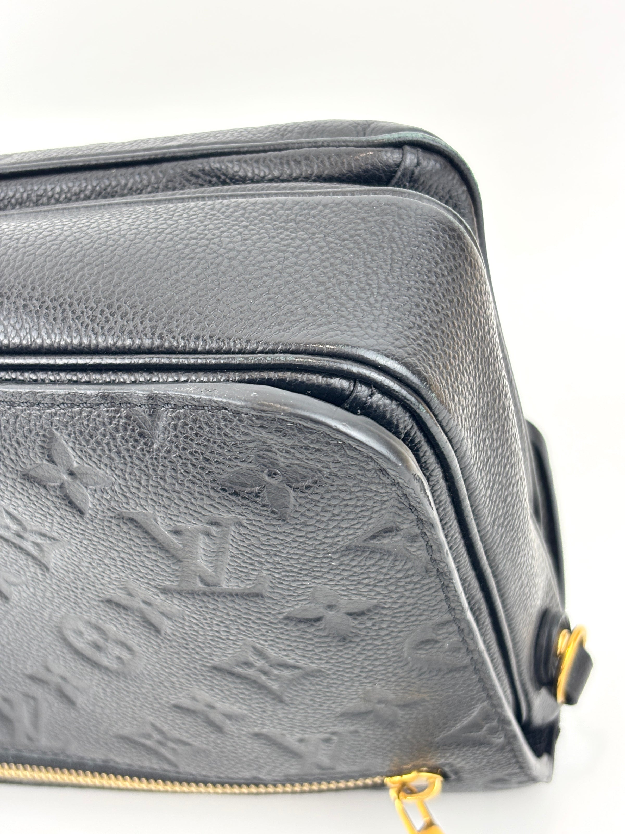 Pochette Metis in Noir Monogram Empreinte Leather