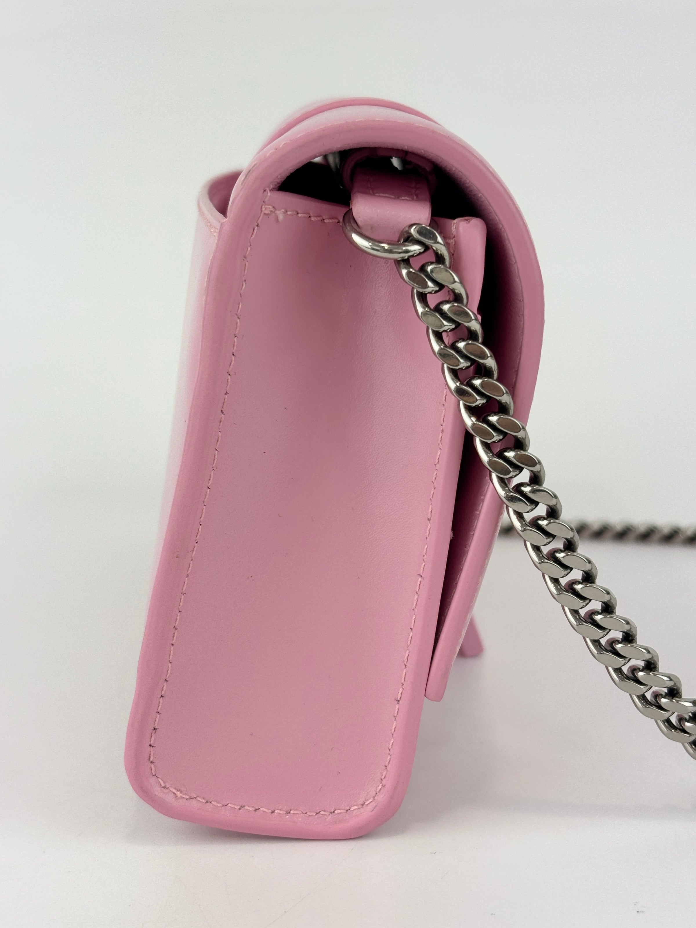 Hourglass Wallet On Chain in Shiny Calfskin Candy Pink