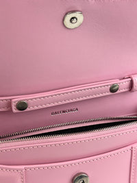 Hourglass Wallet On Chain in Shiny Calfskin Candy Pink