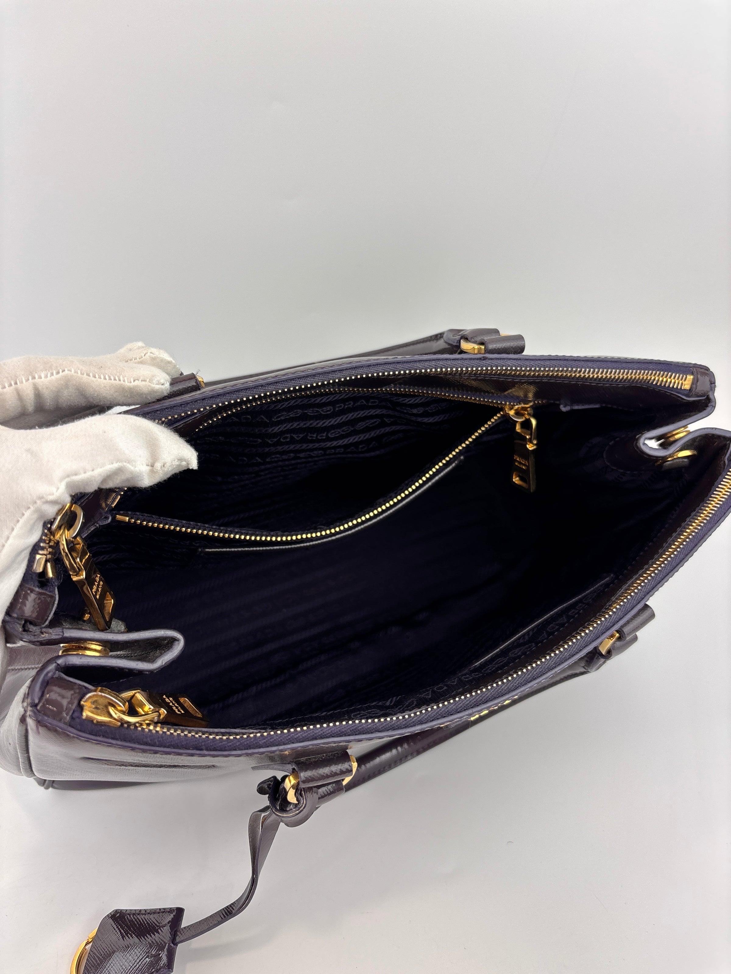 Galleria Medium Saffiano Double Zip Tote Purple Patent