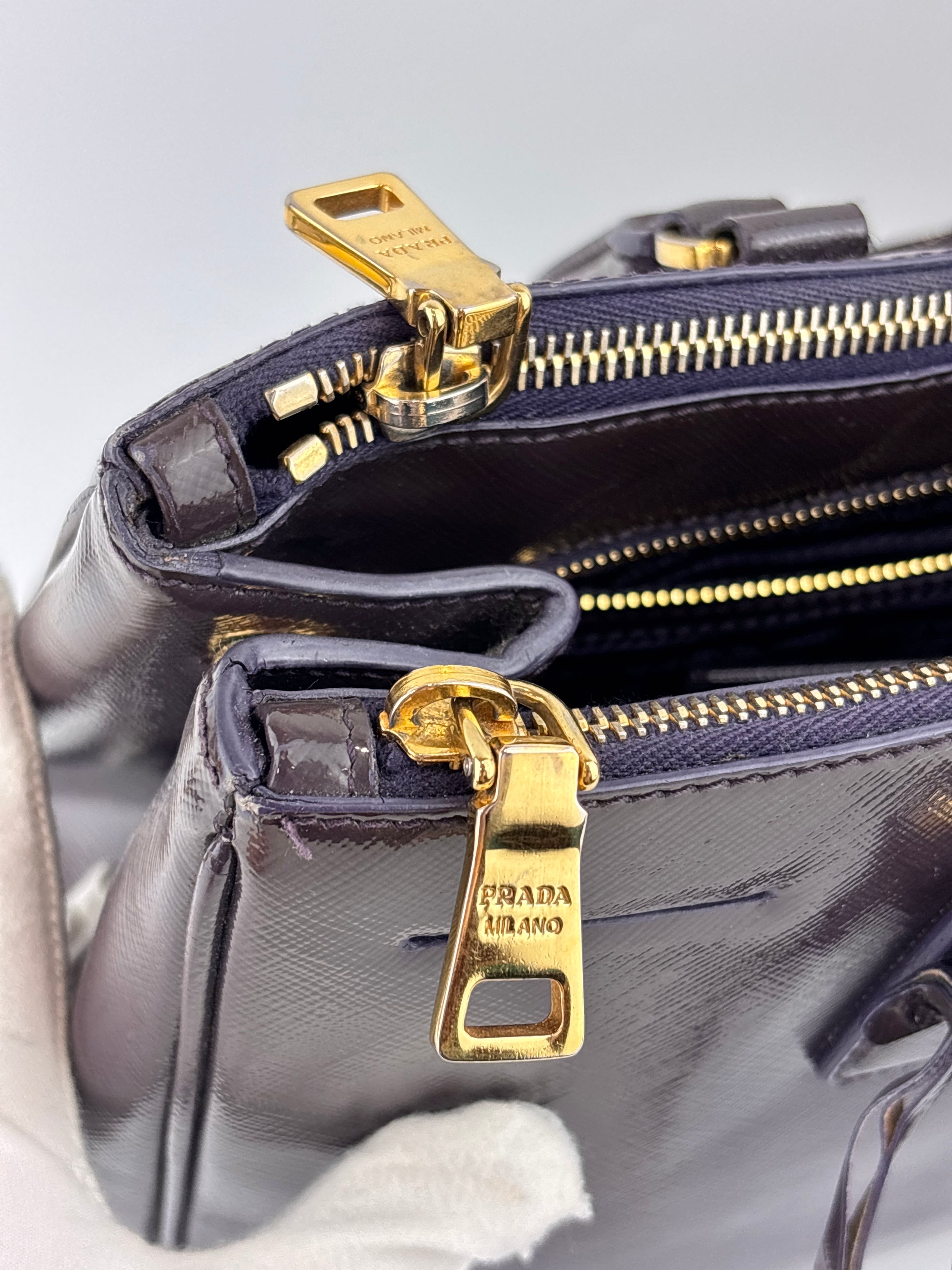 Galleria Medium Saffiano Double Zip Tote Purple Patent