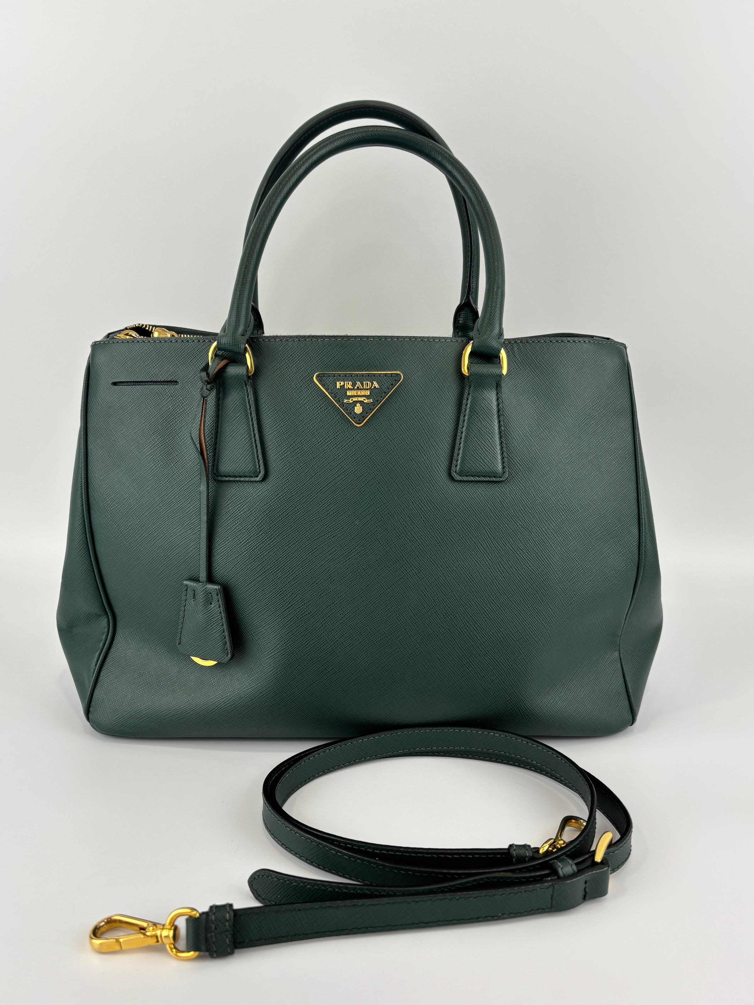 BN2274 Saffiano Medium Galleria Double Zip Tote Emerald Green GHW