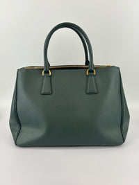 BN2274 Saffiano Medium Galleria Double Zip Tote Emerald Green GHW
