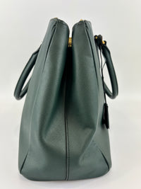 BN2274 Saffiano Medium Galleria Double Zip Tote Emerald Green GHW