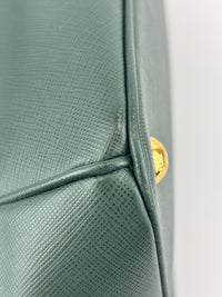 BN2274 Saffiano Medium Galleria Double Zip Tote Emerald Green GHW