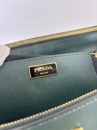 BN2274 Saffiano Medium Galleria Double Zip Tote Emerald Green GHW