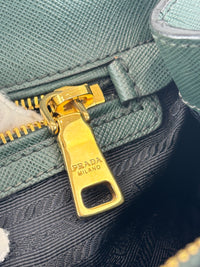 BN2274 Saffiano Medium Galleria Double Zip Tote Emerald Green GHW