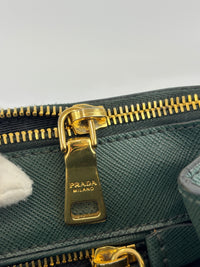 BN2274 Saffiano Medium Galleria Double Zip Tote Emerald Green GHW