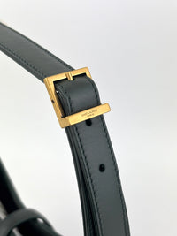 Le 5 À 7 Leather Shoulder Bag in Vert Fonce