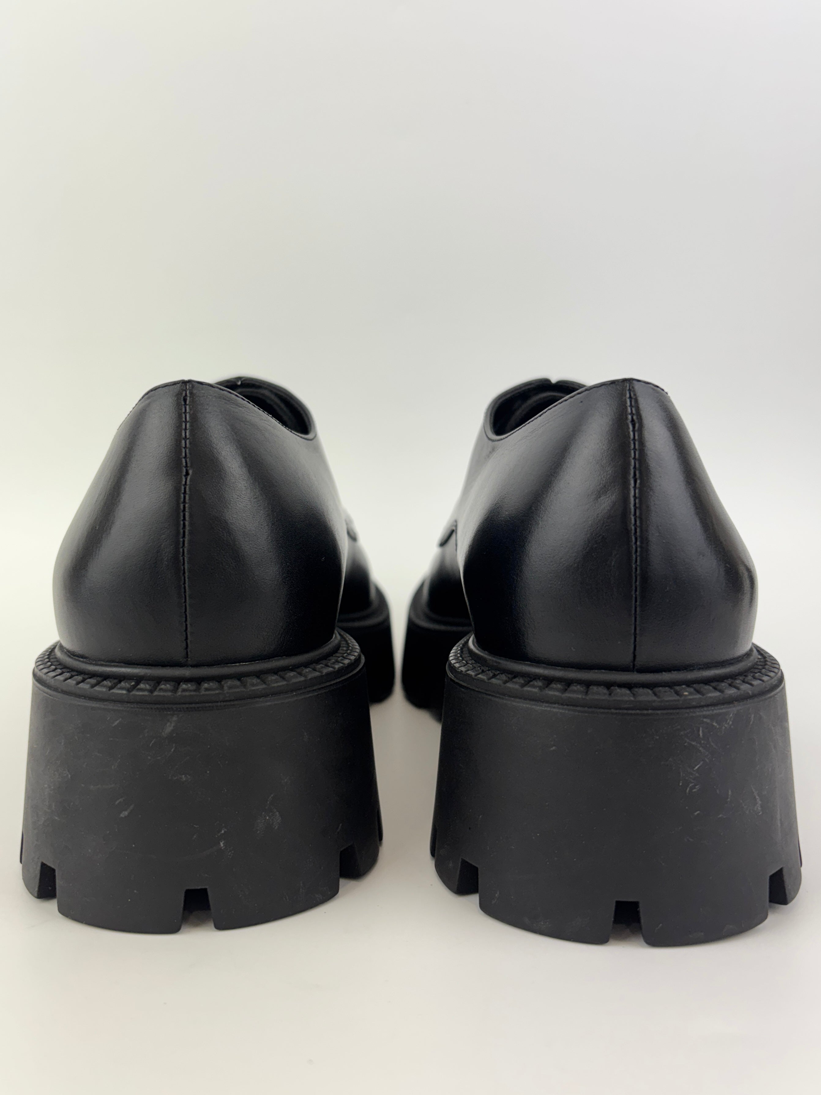 Balenciaga Men's Rhino Derby Black Size 39 | Glampot
