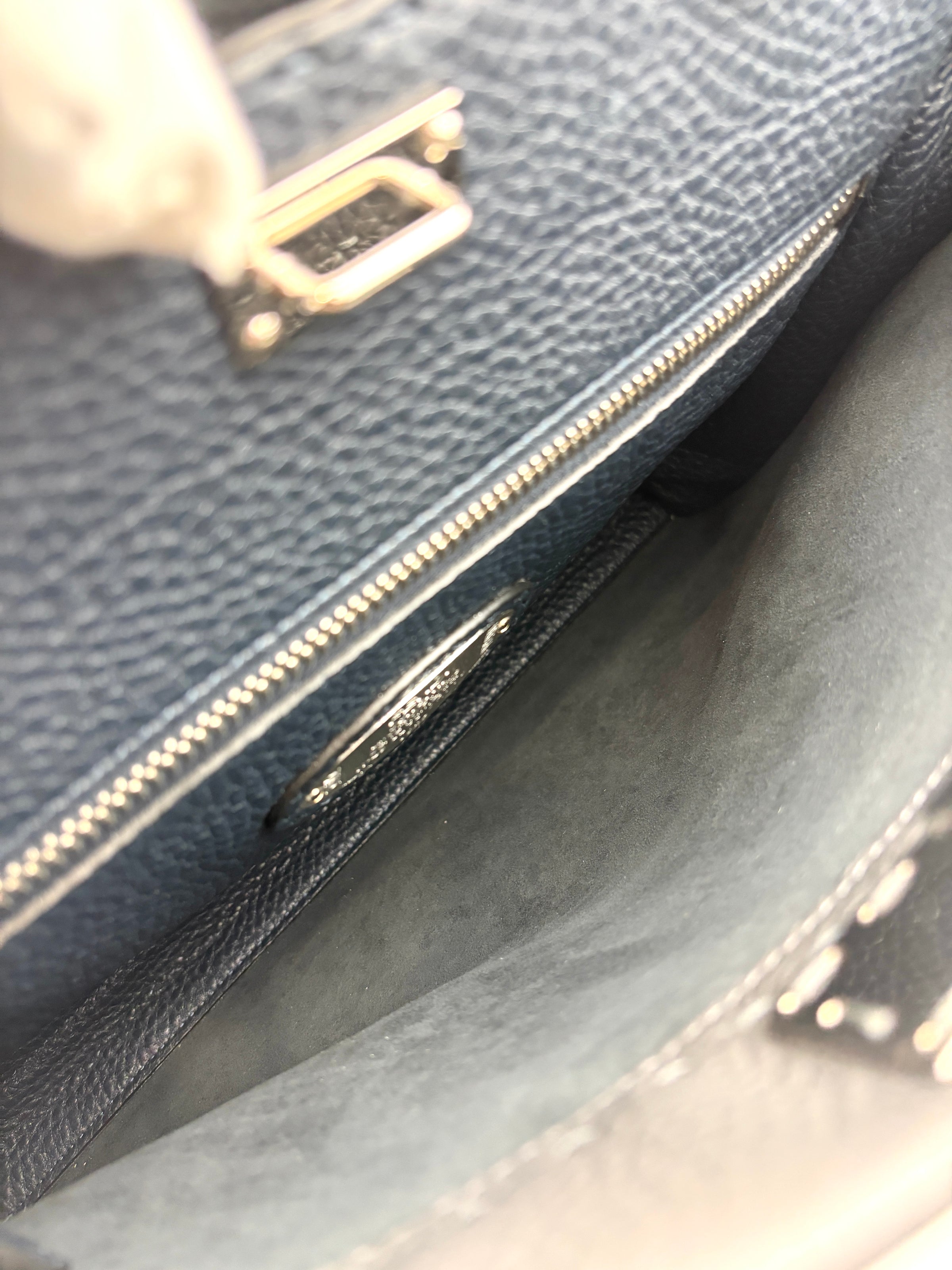 7VA406 Selleria Peekaboo 2way Business Bag in Grey