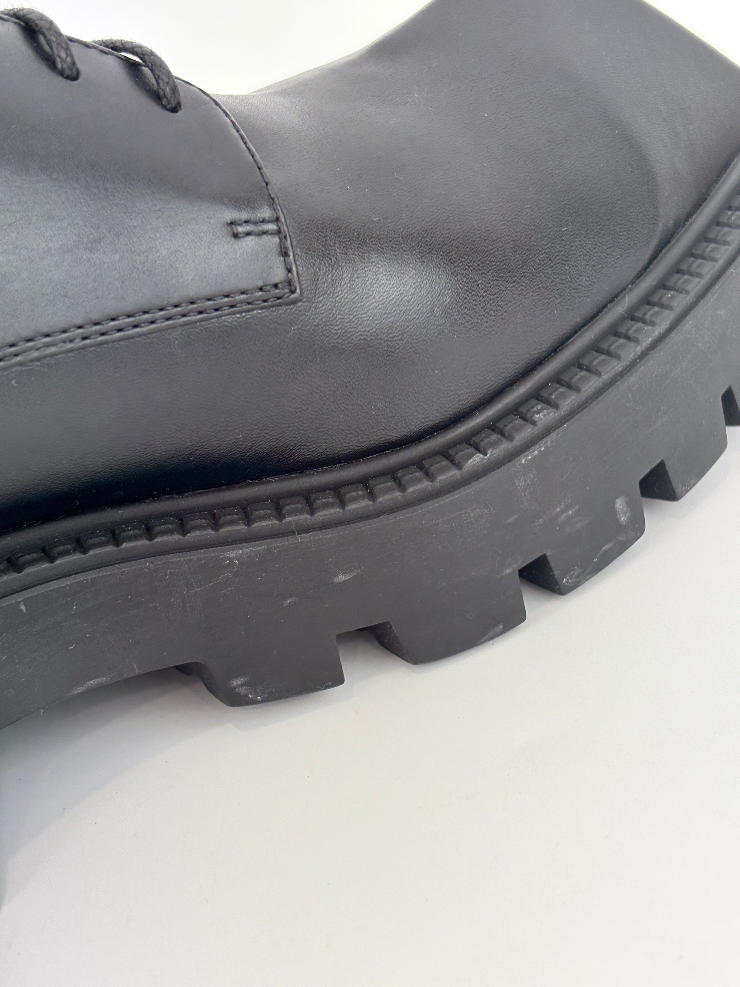 Men’s Rhino Derby in Black Size 39