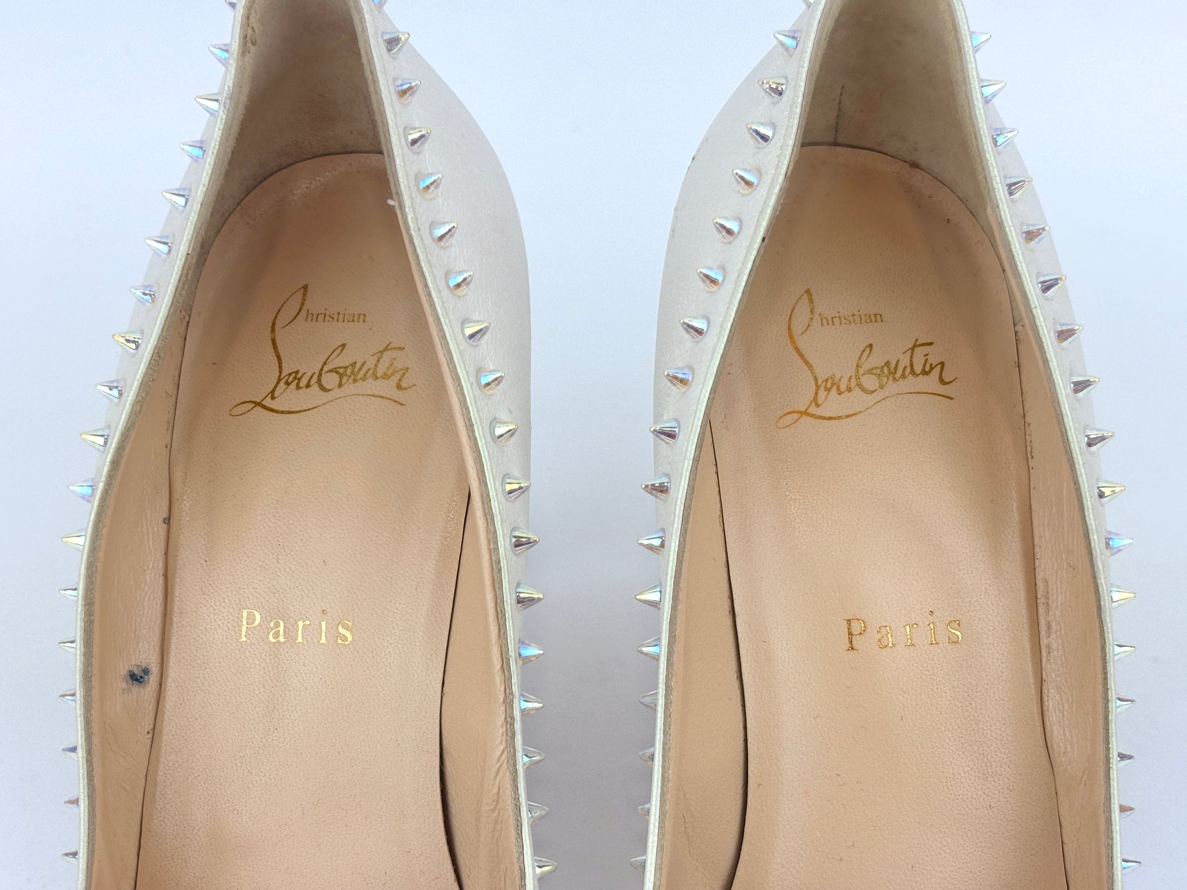 Anjalina 85 Pumps in Snow/ Clear Studs Size 39