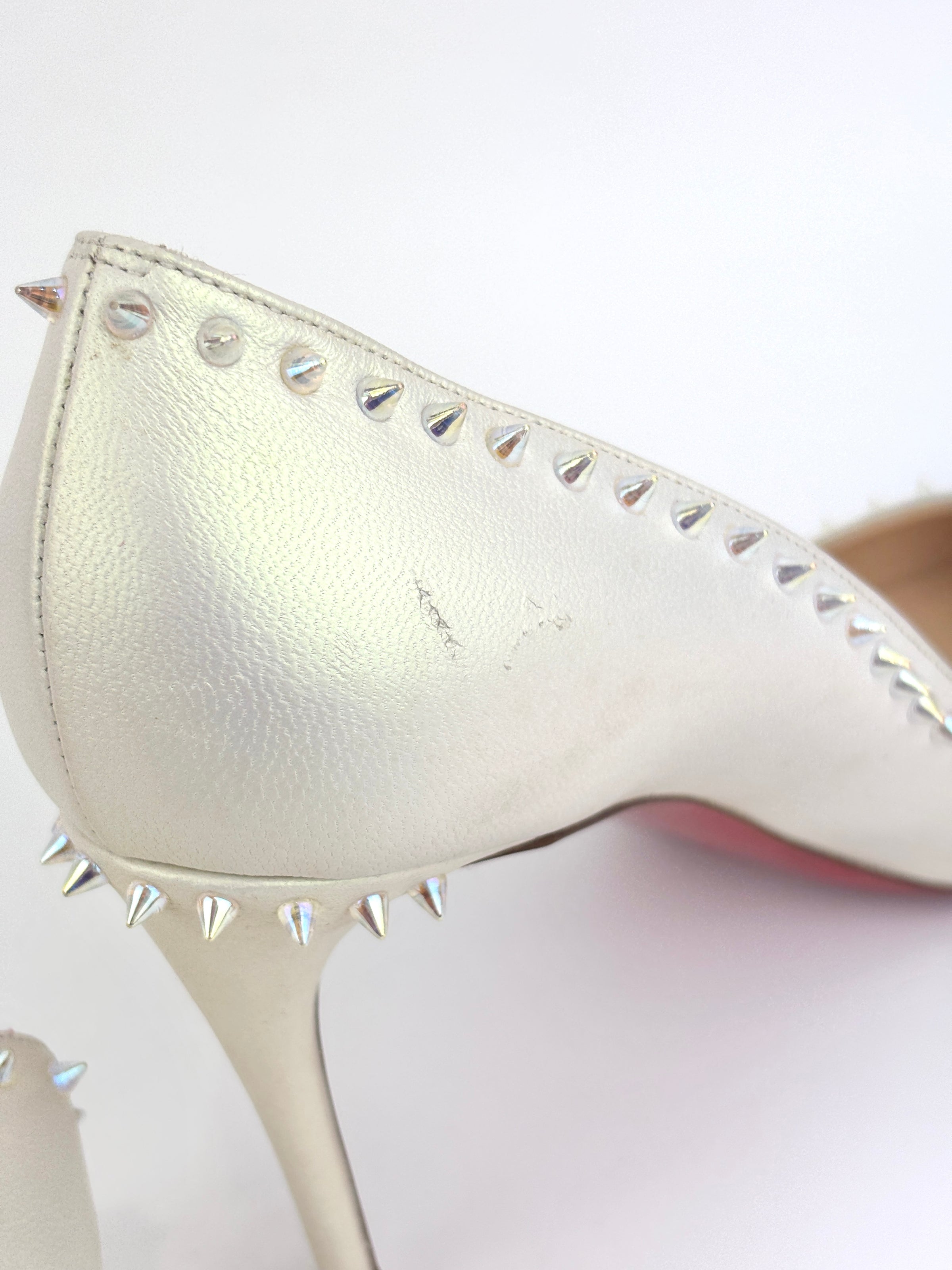 Anjalina 85 Pumps in Snow/ Clear Studs Size 39