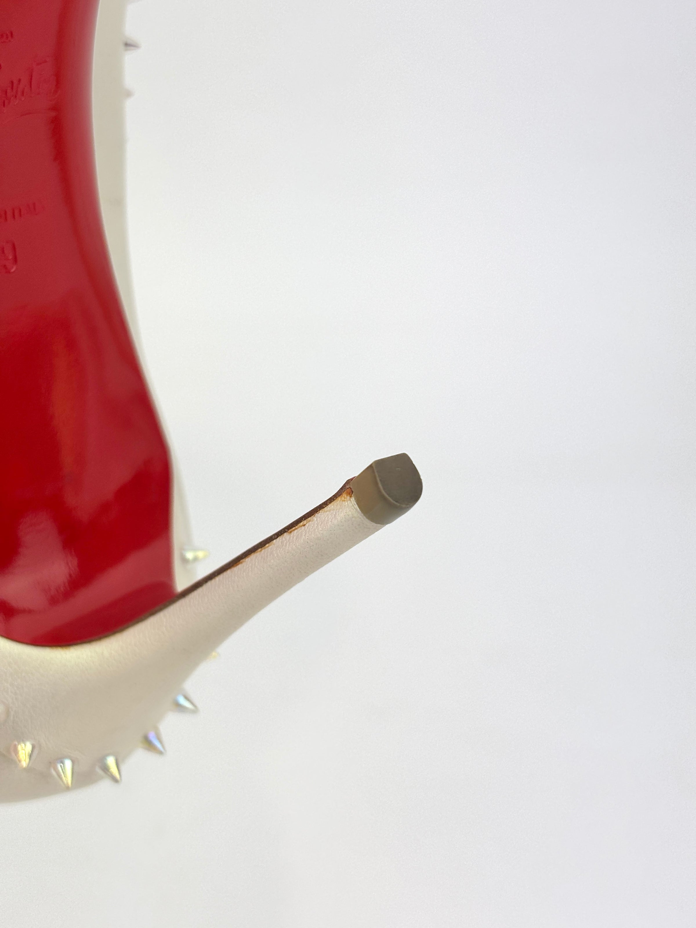 Anjalina 85 Pumps in Snow/ Clear Studs Size 39