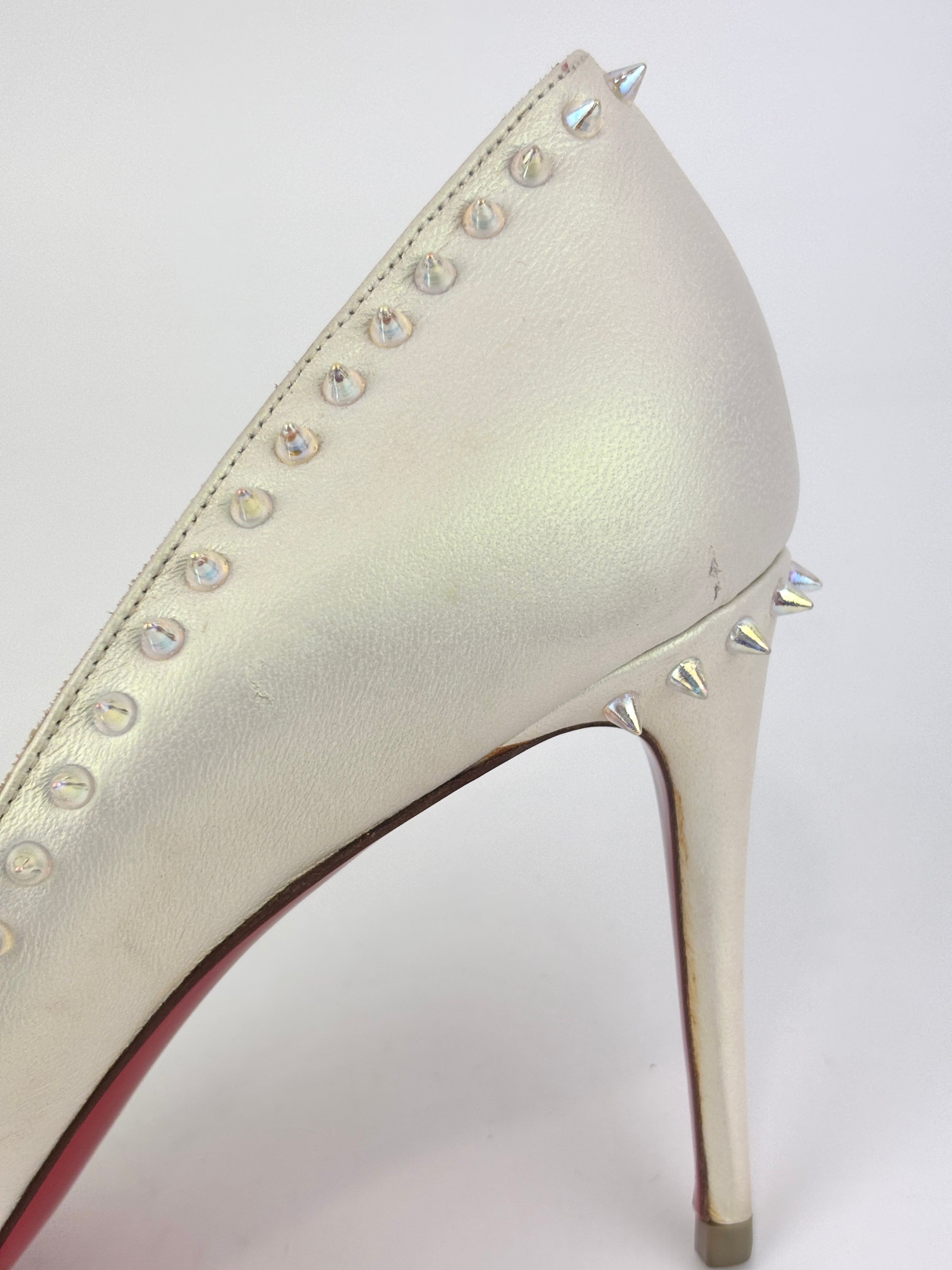 Anjalina 85 Pumps in Snow/ Clear Studs Size 39