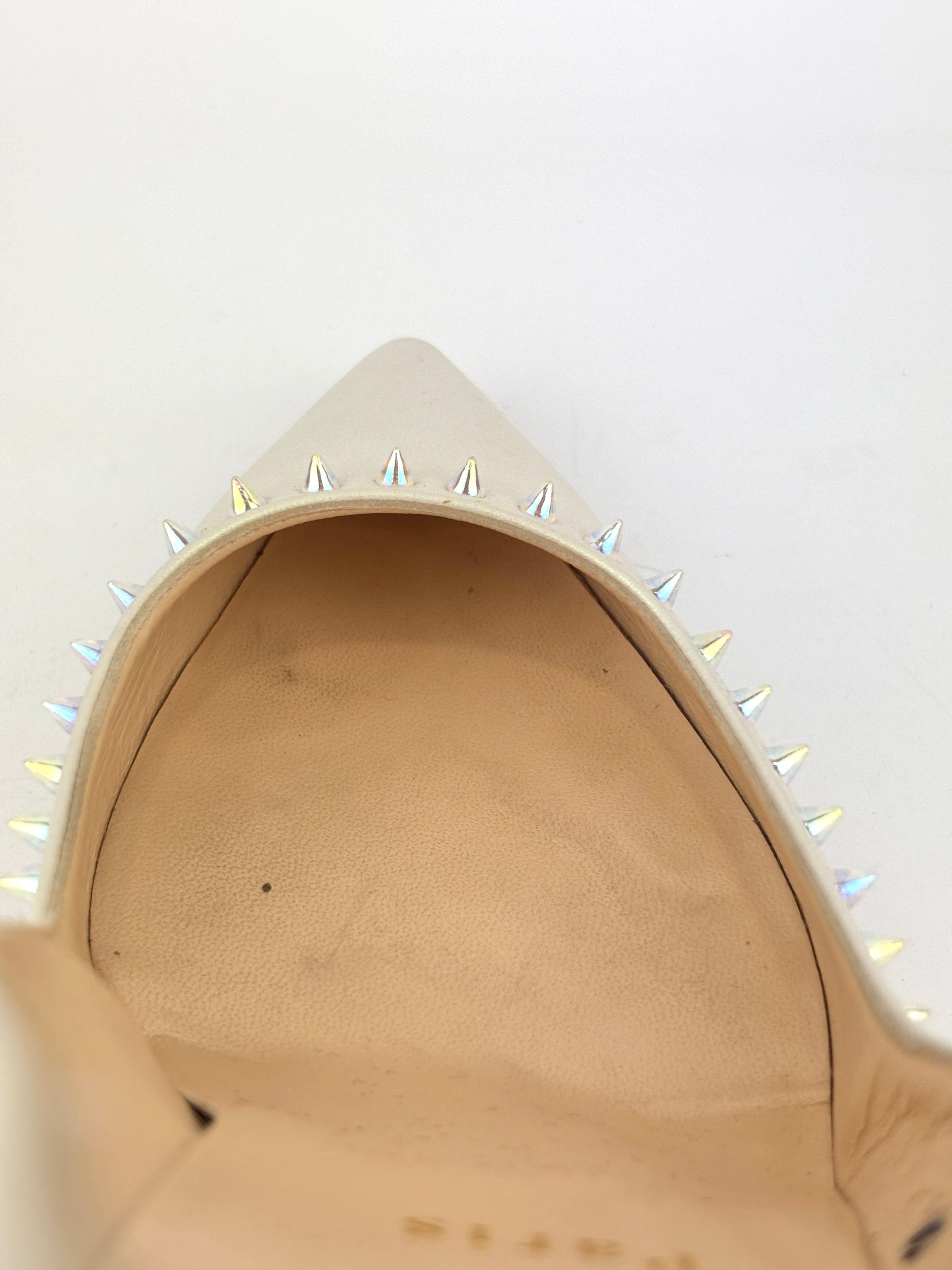 Anjalina 85 Pumps in Snow/ Clear Studs Size 39