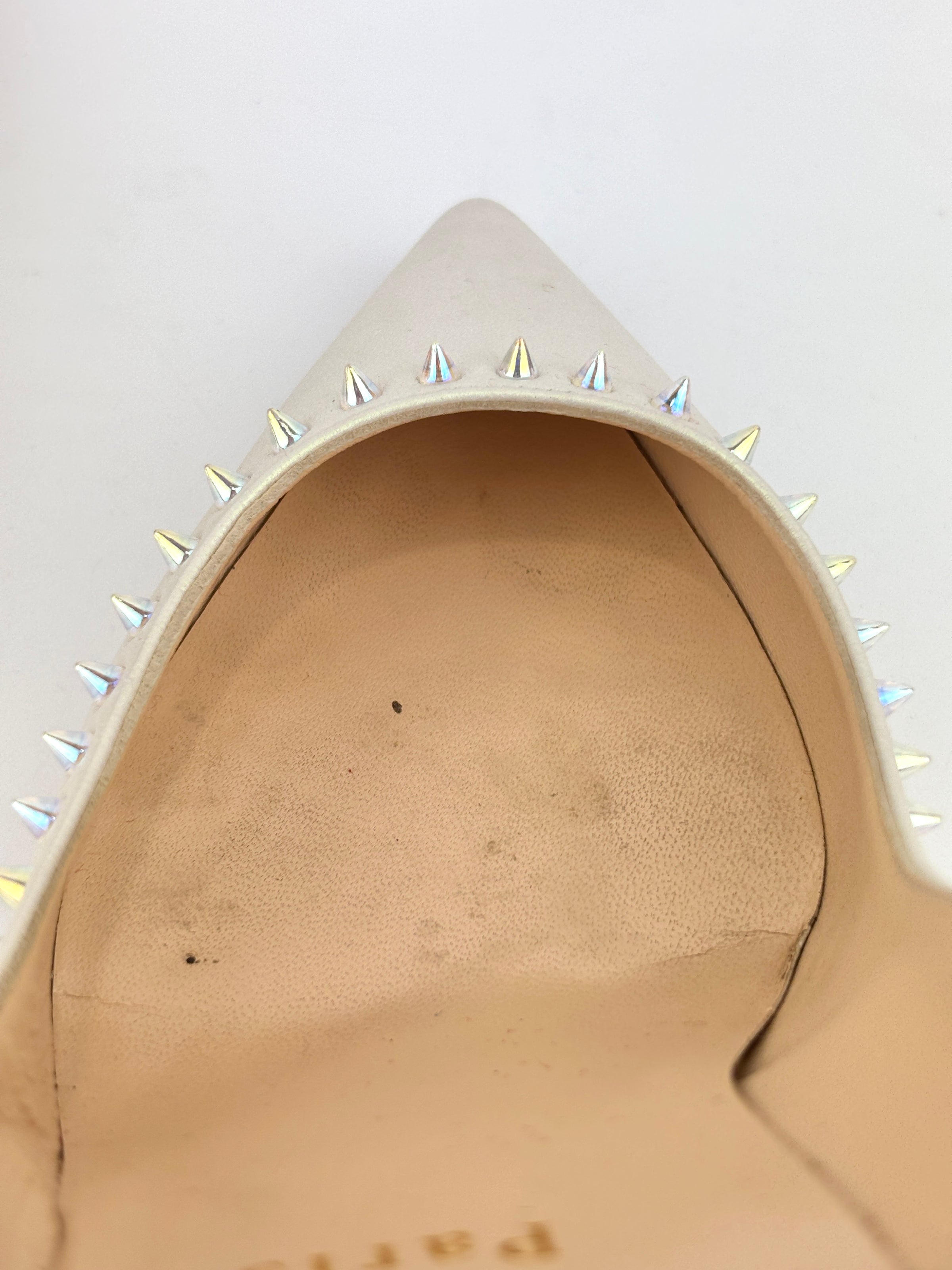 Anjalina 85 Pumps in Snow/ Clear Studs Size 39