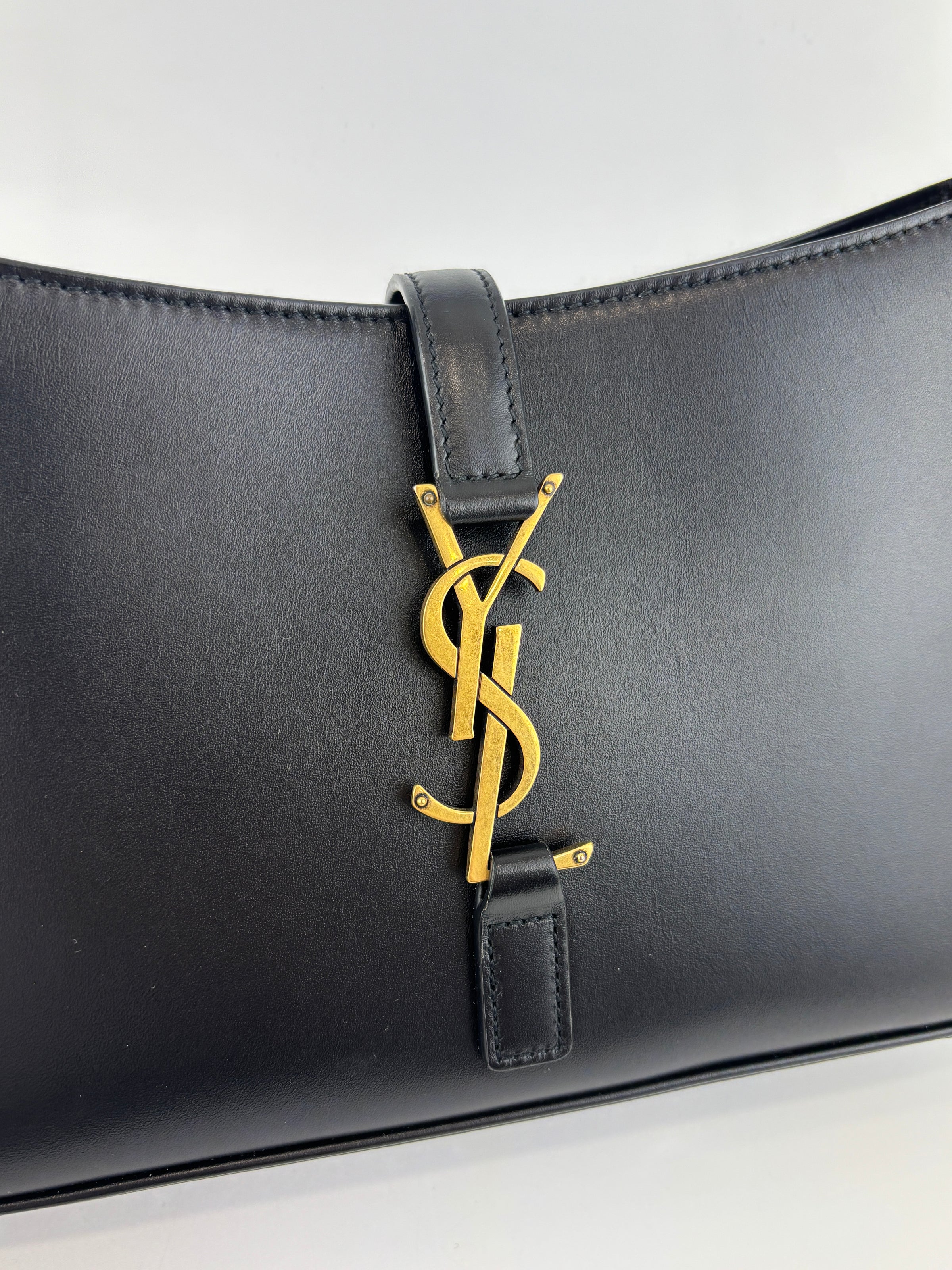 Saint Laurent Le 5 A 7 in Black Smooth Leather