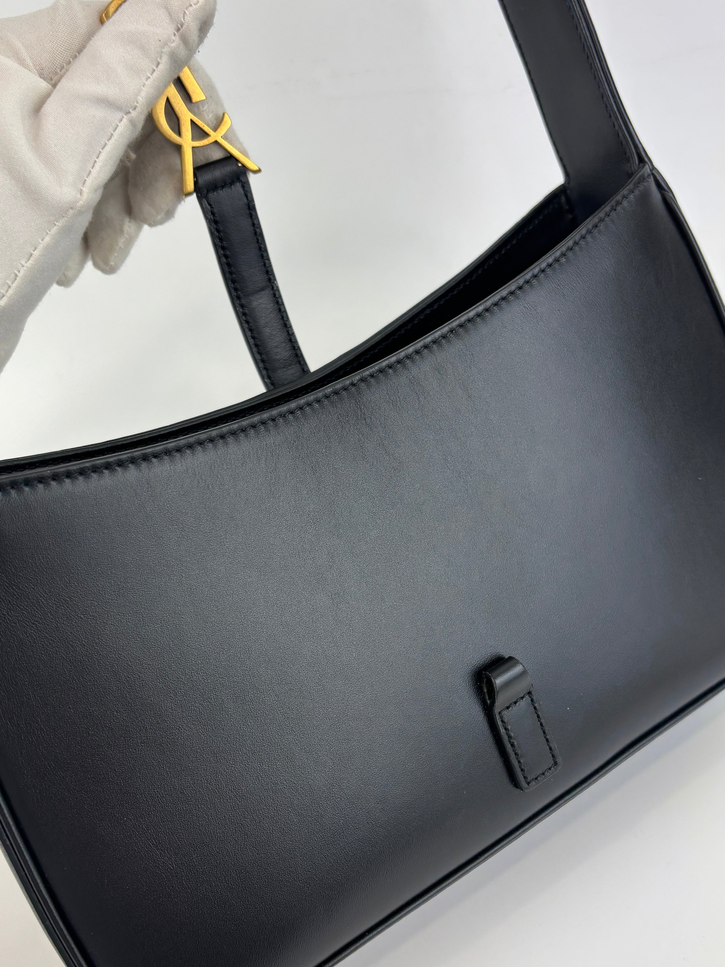 Saint Laurent Le 5 A 7 in Black Smooth Leather
