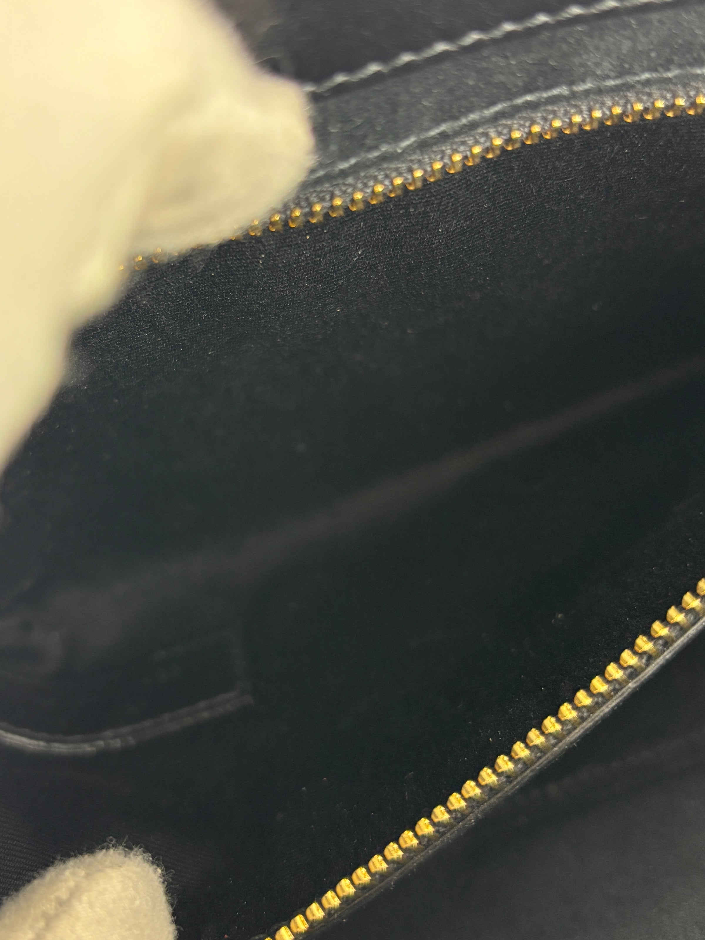 Saint Laurent Le 5 A 7 in Black Smooth Leather