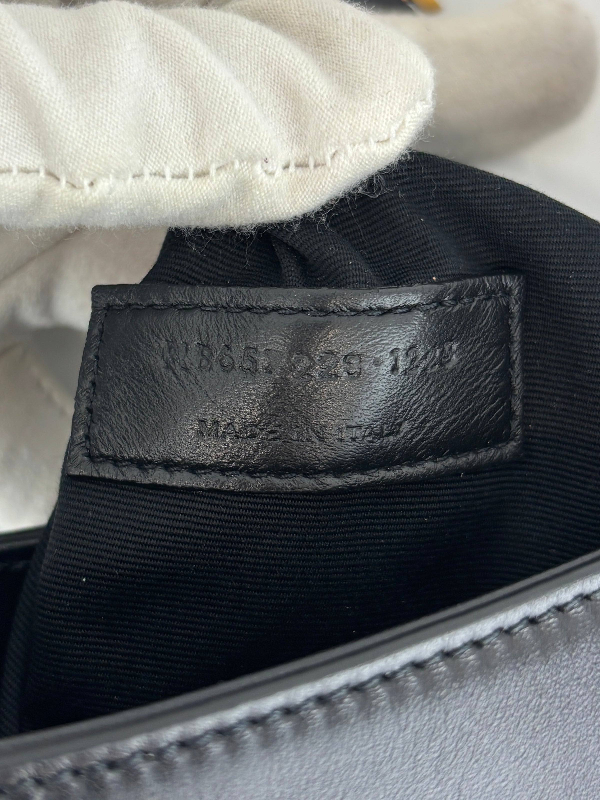Saint Laurent Le 5 A 7 in Black Smooth Leather