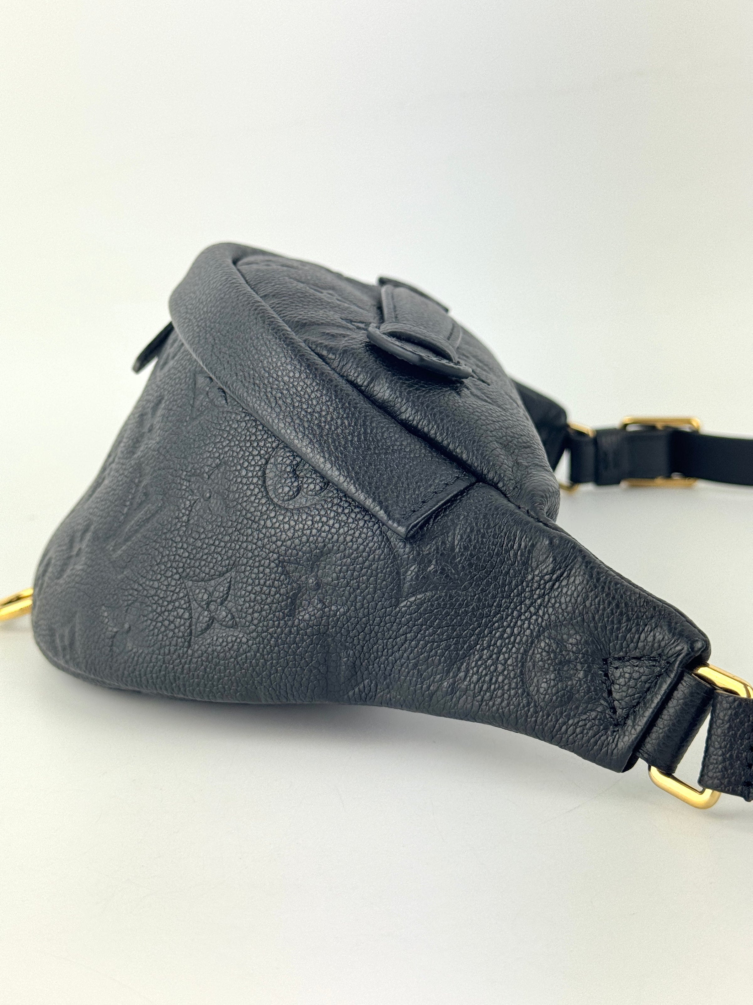 Louis Vuitton M44812 Bumbag in Noir Monogram Empreinte - Glampot