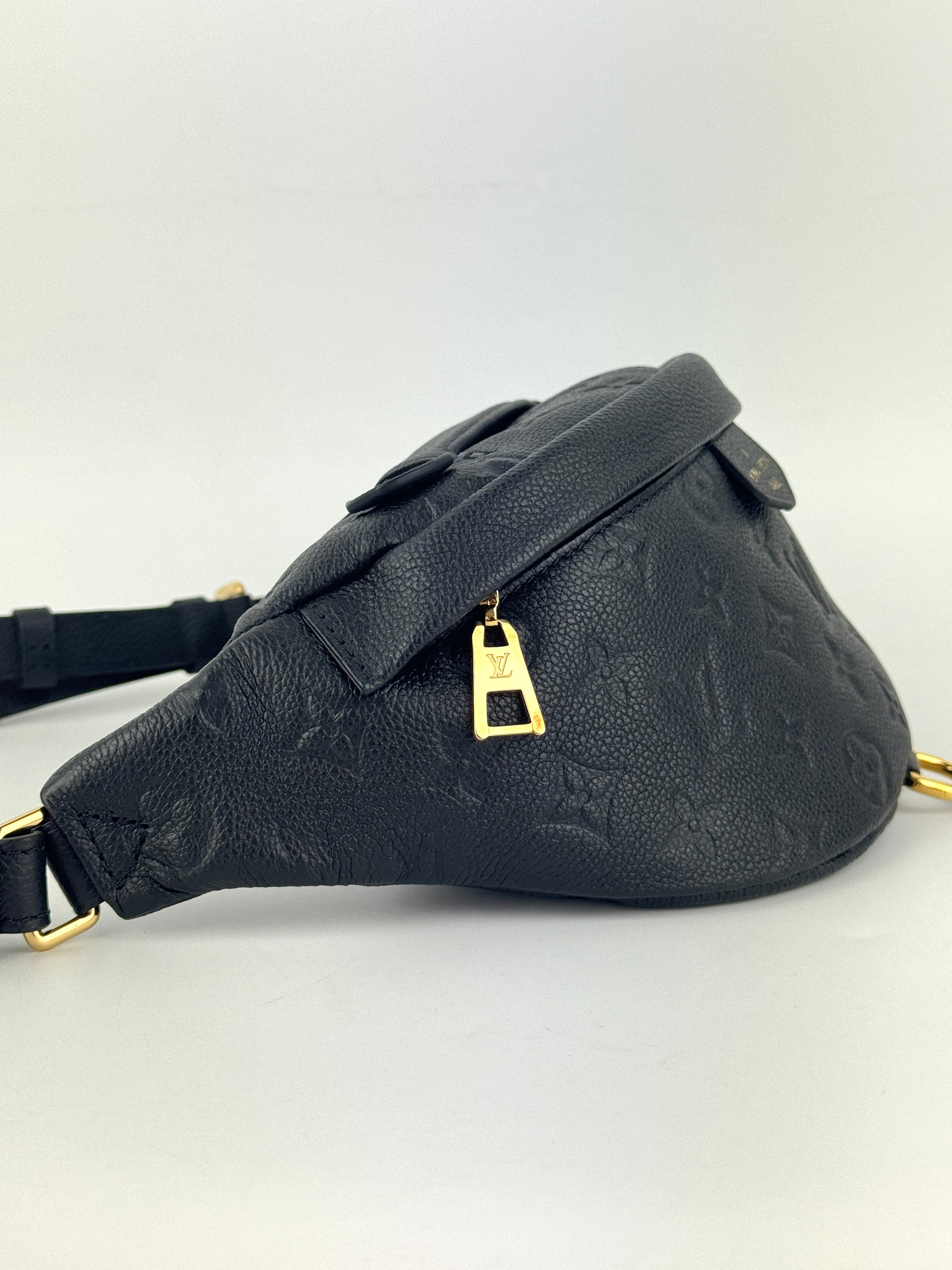 Louis Vuitton M44812 Bumbag in Noir Monogram Empreinte - Glampot