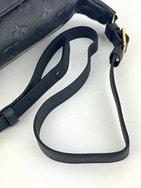 Louis Vuitton M44812 Bumbag in Noir Monogram Empreinte - Glampot
