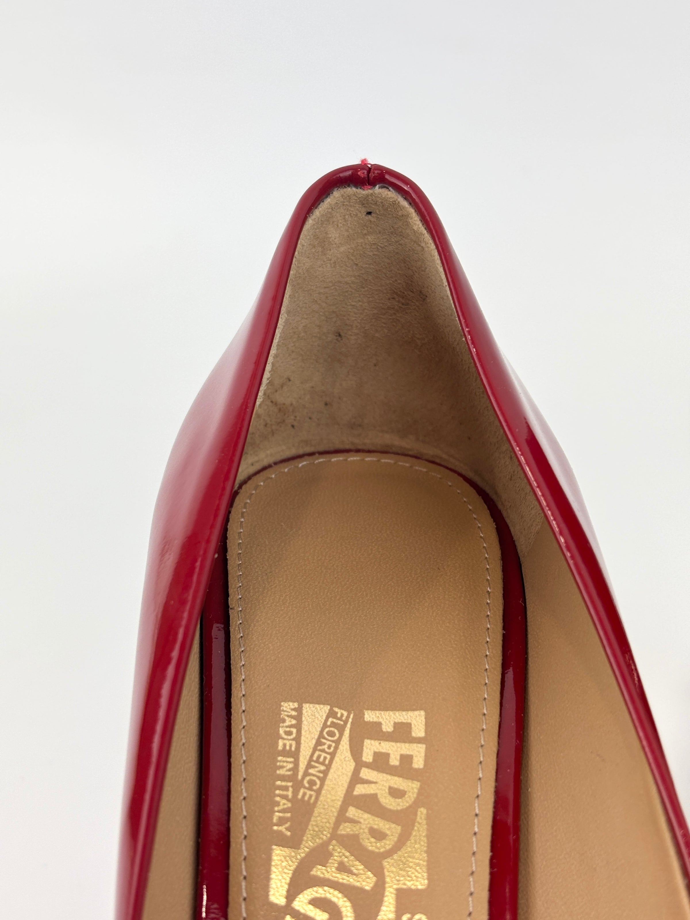 Vara Bow Pimpa in Rosso Patent Calfskin Size 8 - Glampot